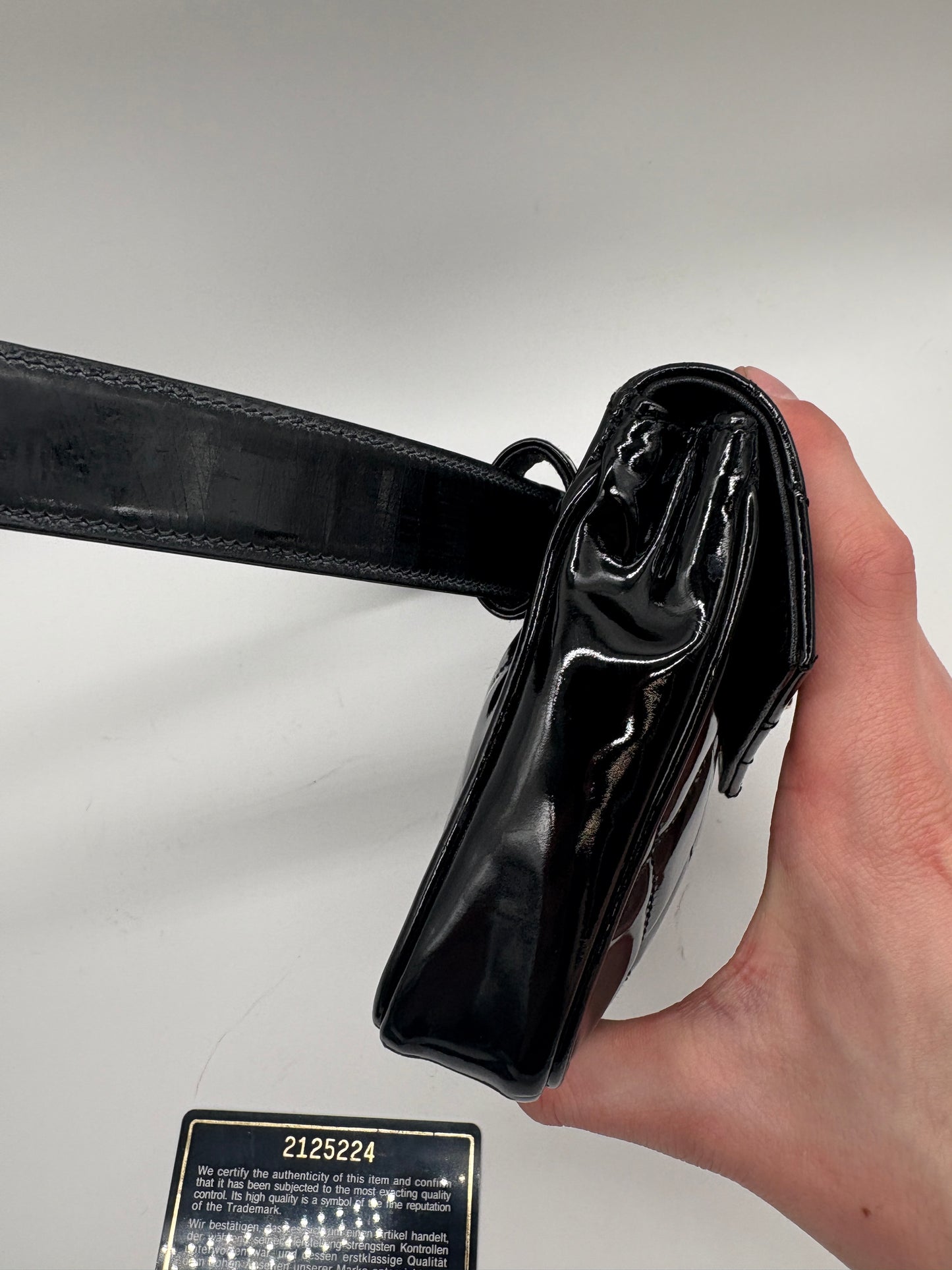 Chanel CC Quitted Gürteltasche aus Lackleder
