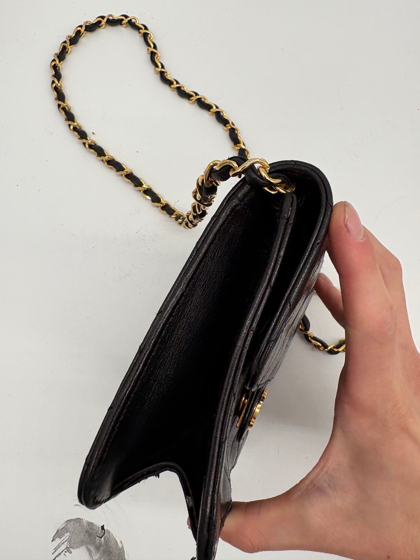 Chanel Matelassé Schultertasche | Lammleder | Golddetails | Kompakt & Elegant | Gebraucht – Guter Zustand
