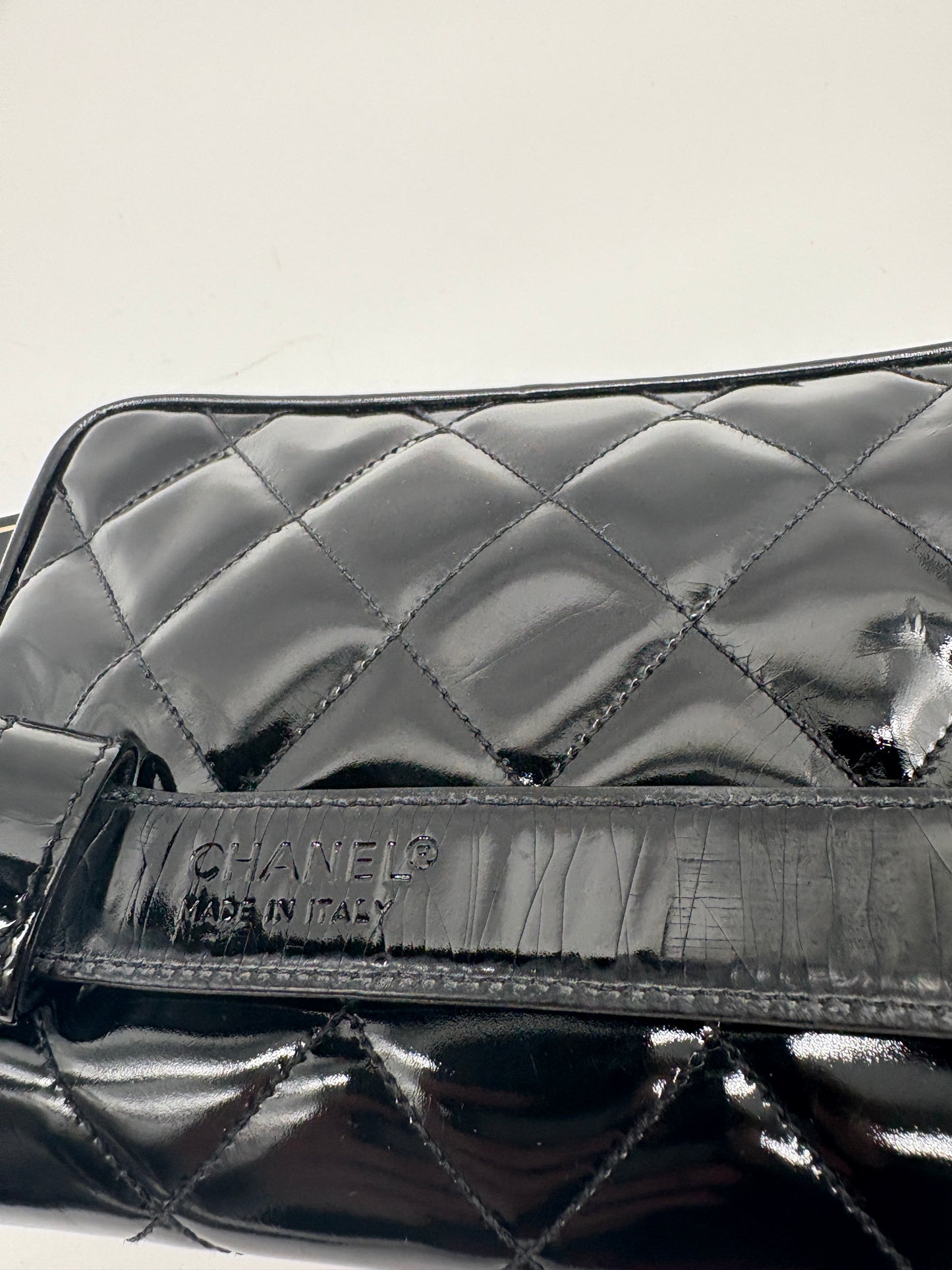 Chanel CC Quitted Gürteltasche aus Lackleder