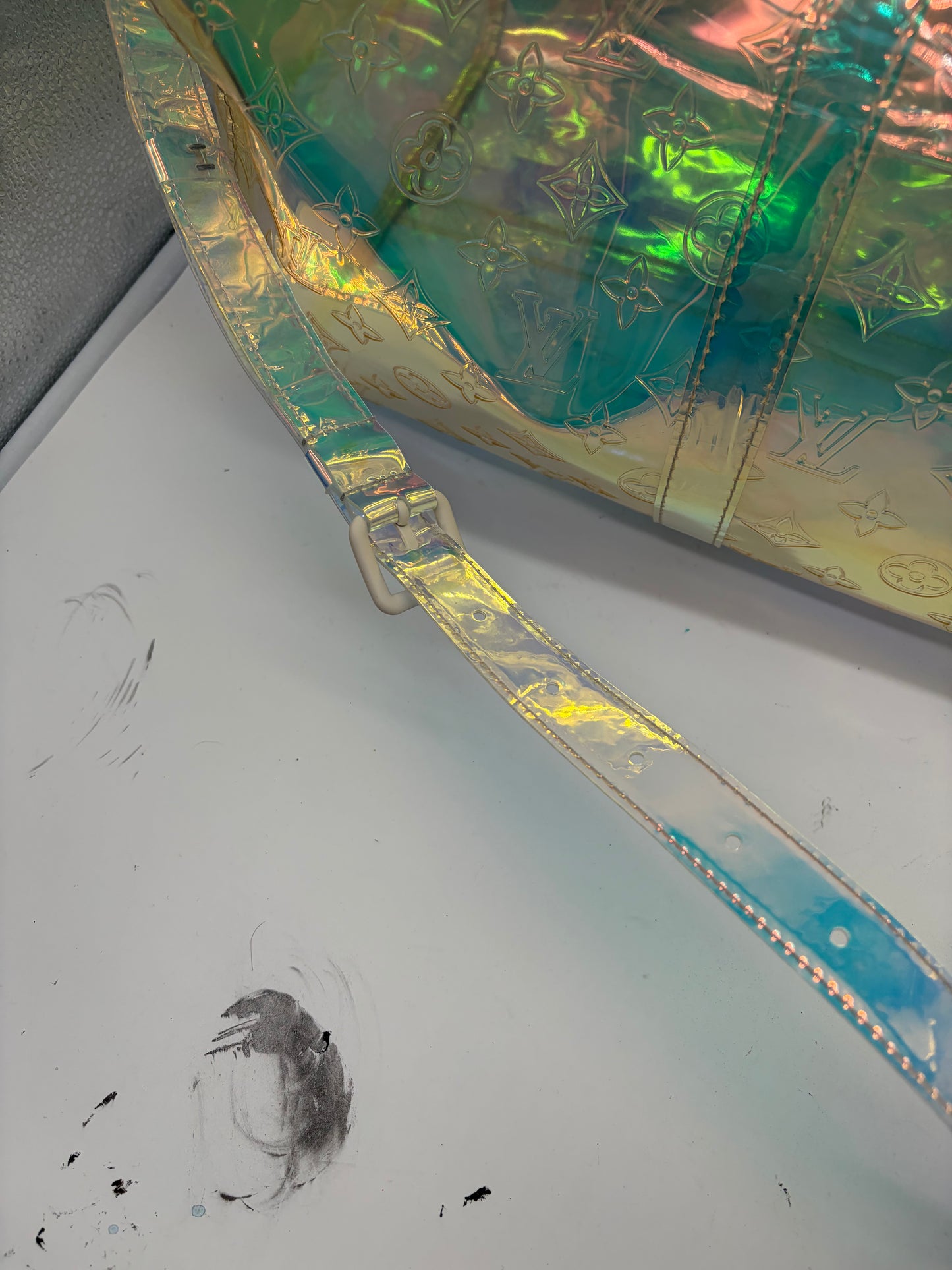 Louis Vuitton Keepall Bandoulière 50 – Monogram Prism Weiß