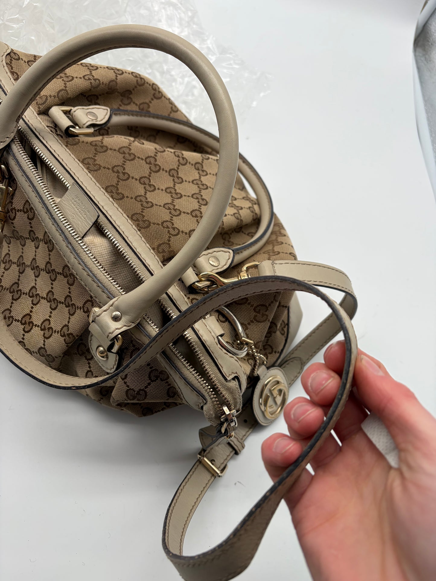 Gucci Sukey GG Canvas Handtasche mit Schultergurt