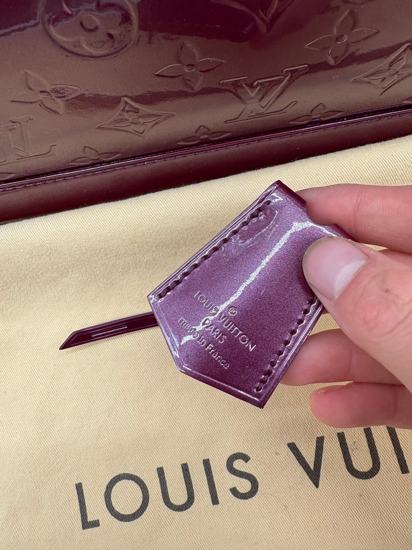 Louis Vuitton Alma MM Bordeaux Lackleder Vernis Handtasche