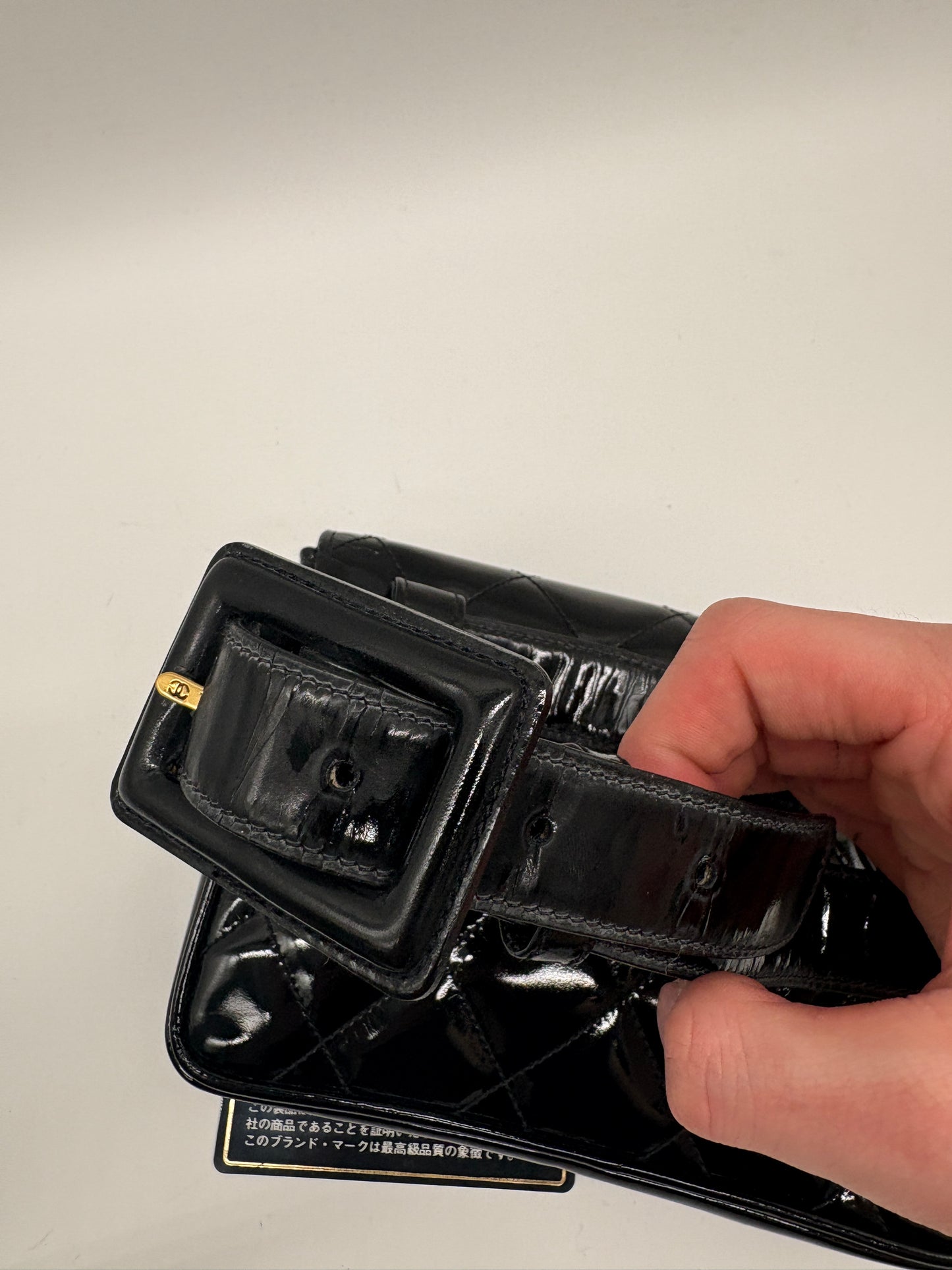 Chanel CC Quitted Gürteltasche aus Lackleder