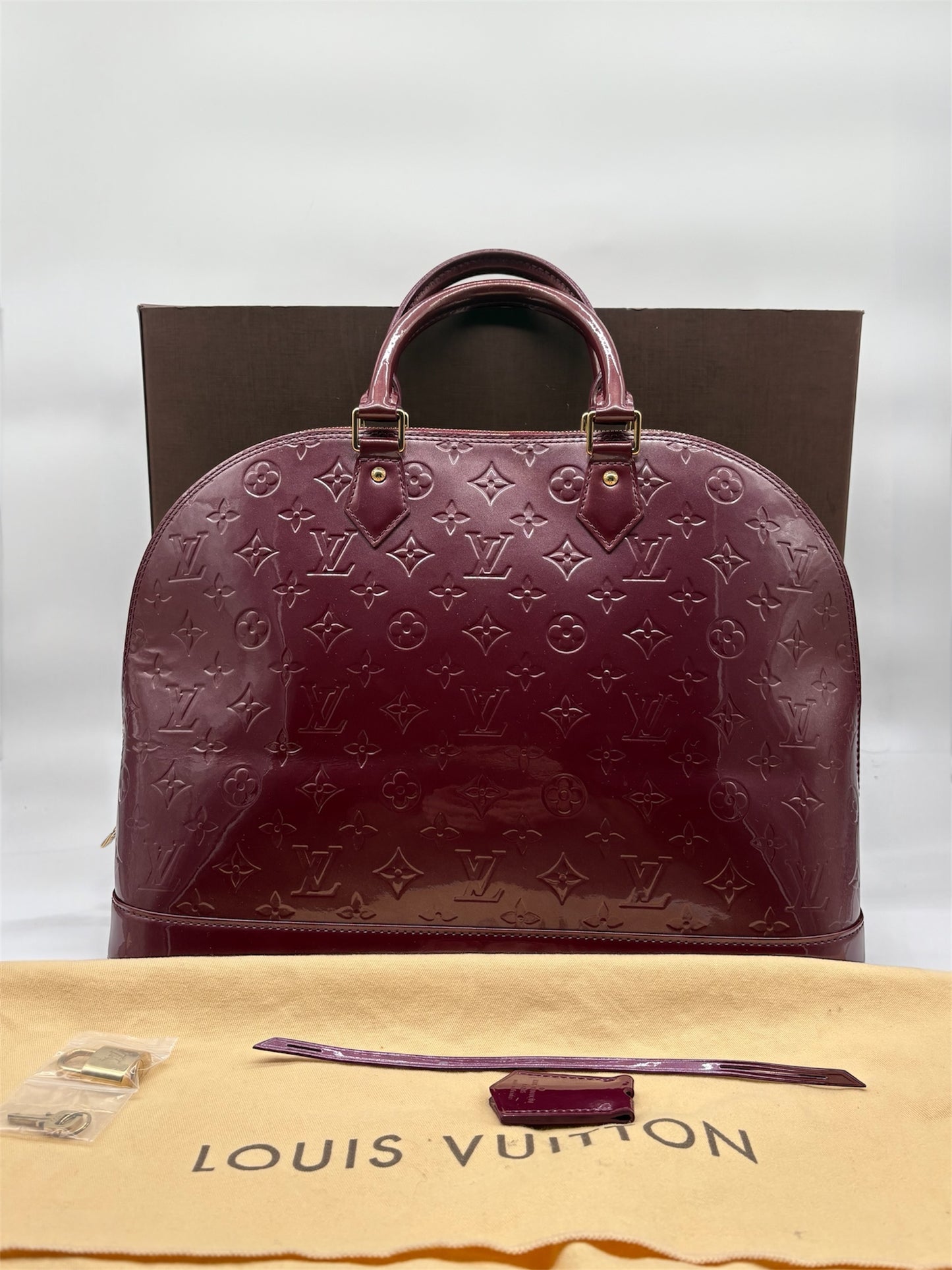 Louis Vuitton Alma MM Bordeaux Lackleder Vernis Handtasche