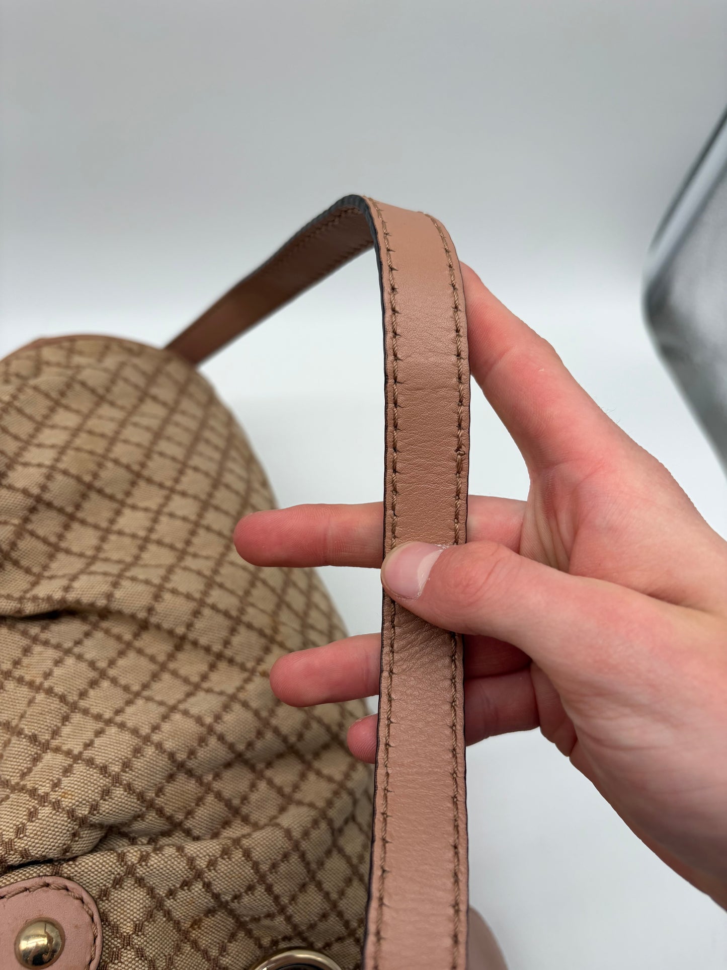 Gucci Diamante Canvas Handtasche Pre-Loved