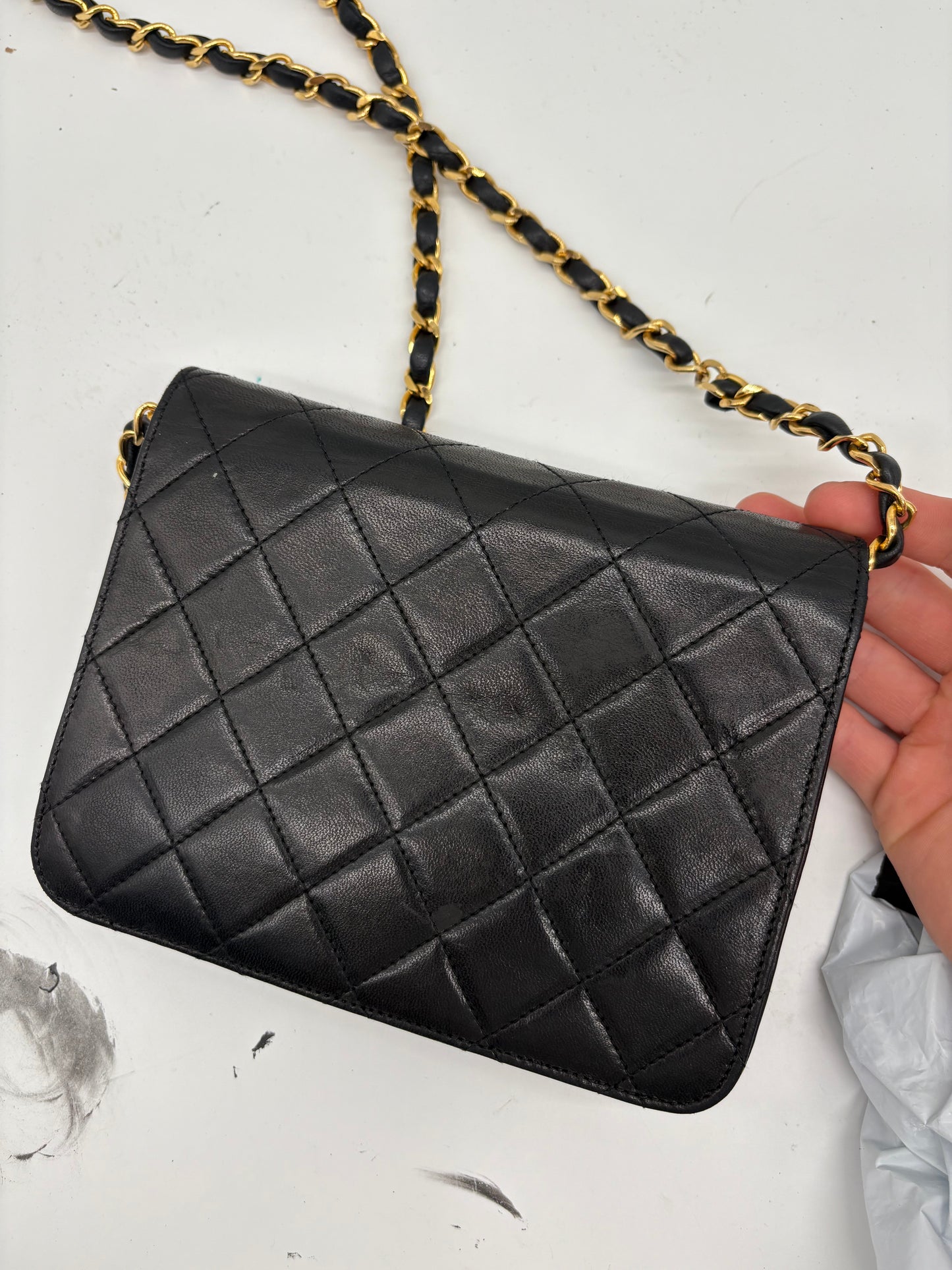 Chanel Matelassé Schultertasche | Lammleder | Golddetails | Kompakt & Elegant | Gebraucht – Guter Zustand