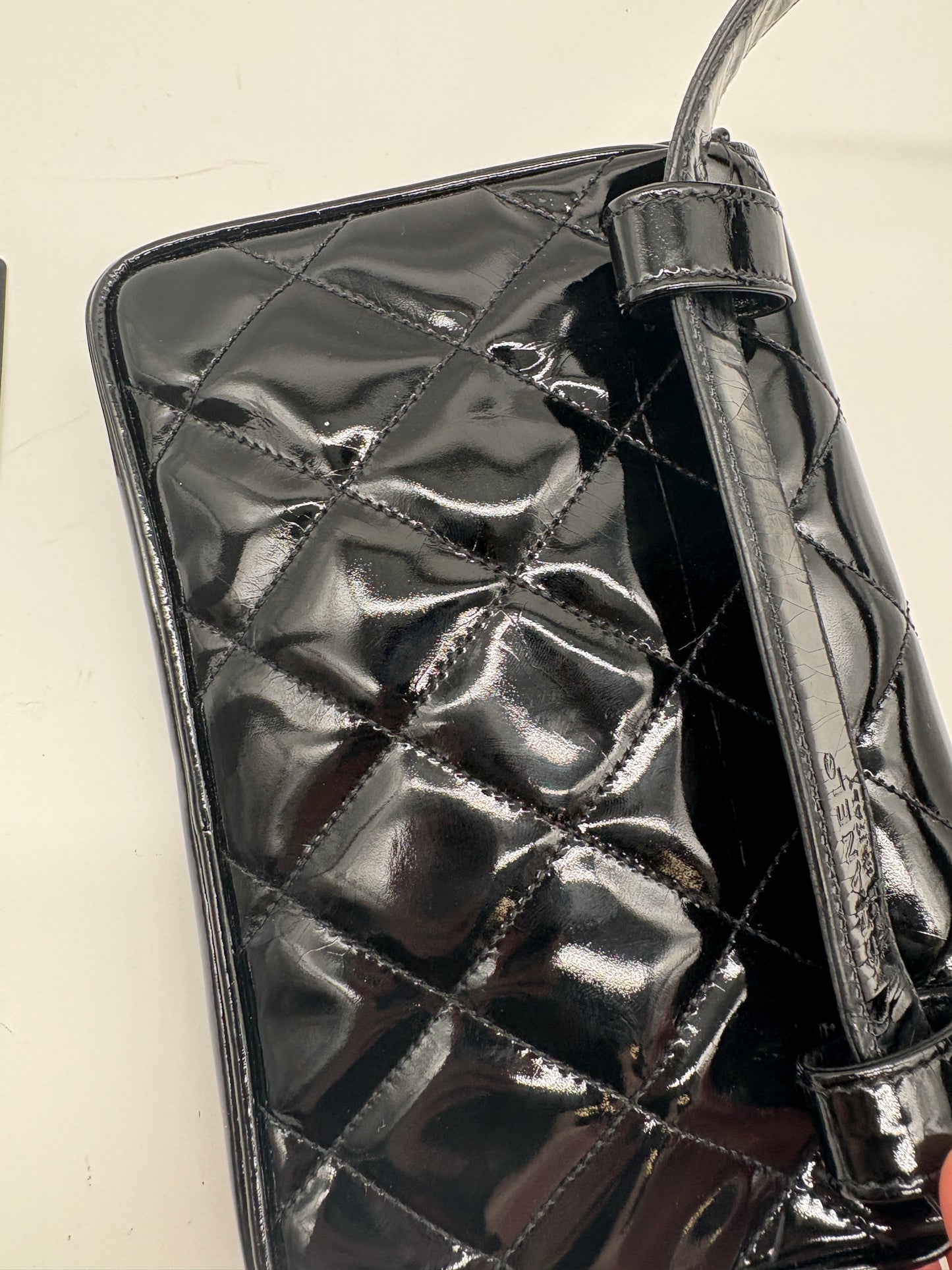 Chanel CC Quitted Gürteltasche aus Lackleder