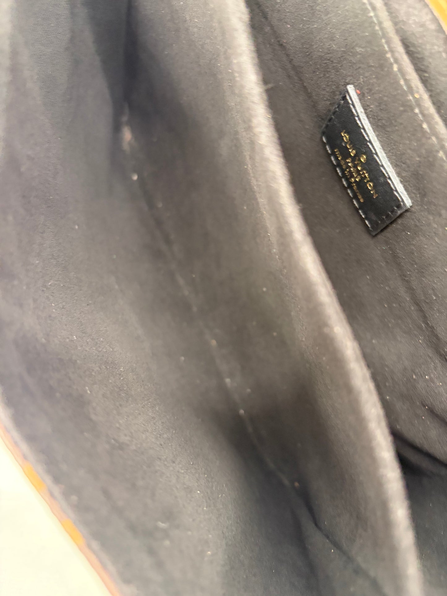 Louis Vuitton Pochette Métis Reverse Monogramm Handtasche