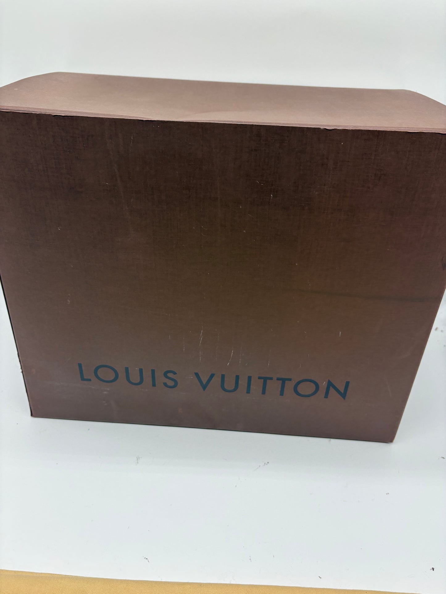 Louis Vuitton Alma MM Bordeaux Lackleder Vernis Handtasche