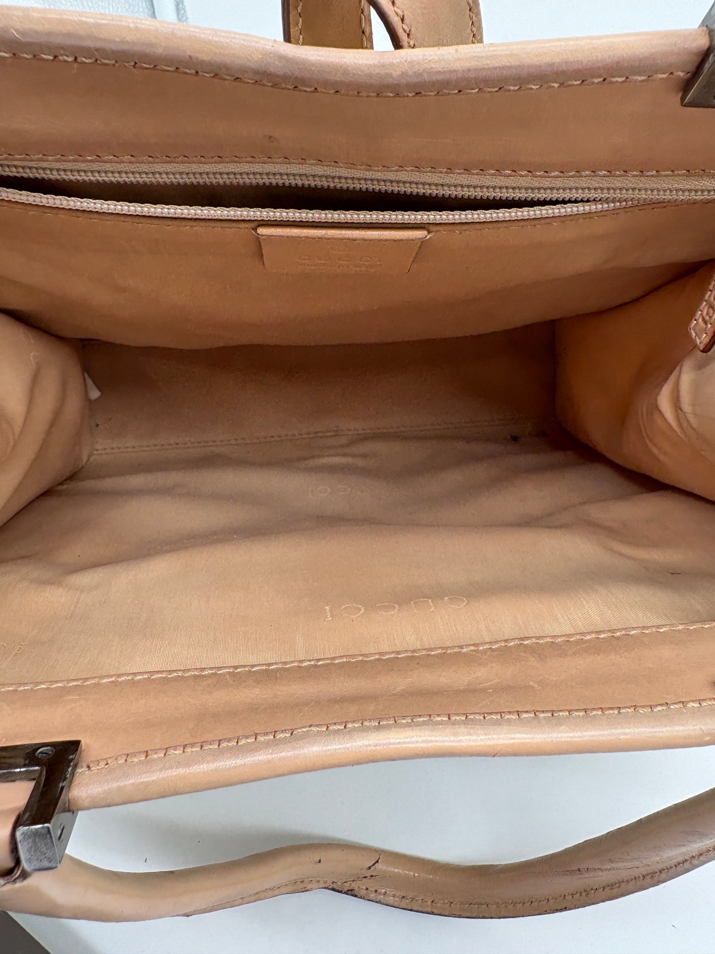 Gucci GG Jackie Handtasche aus Canvas