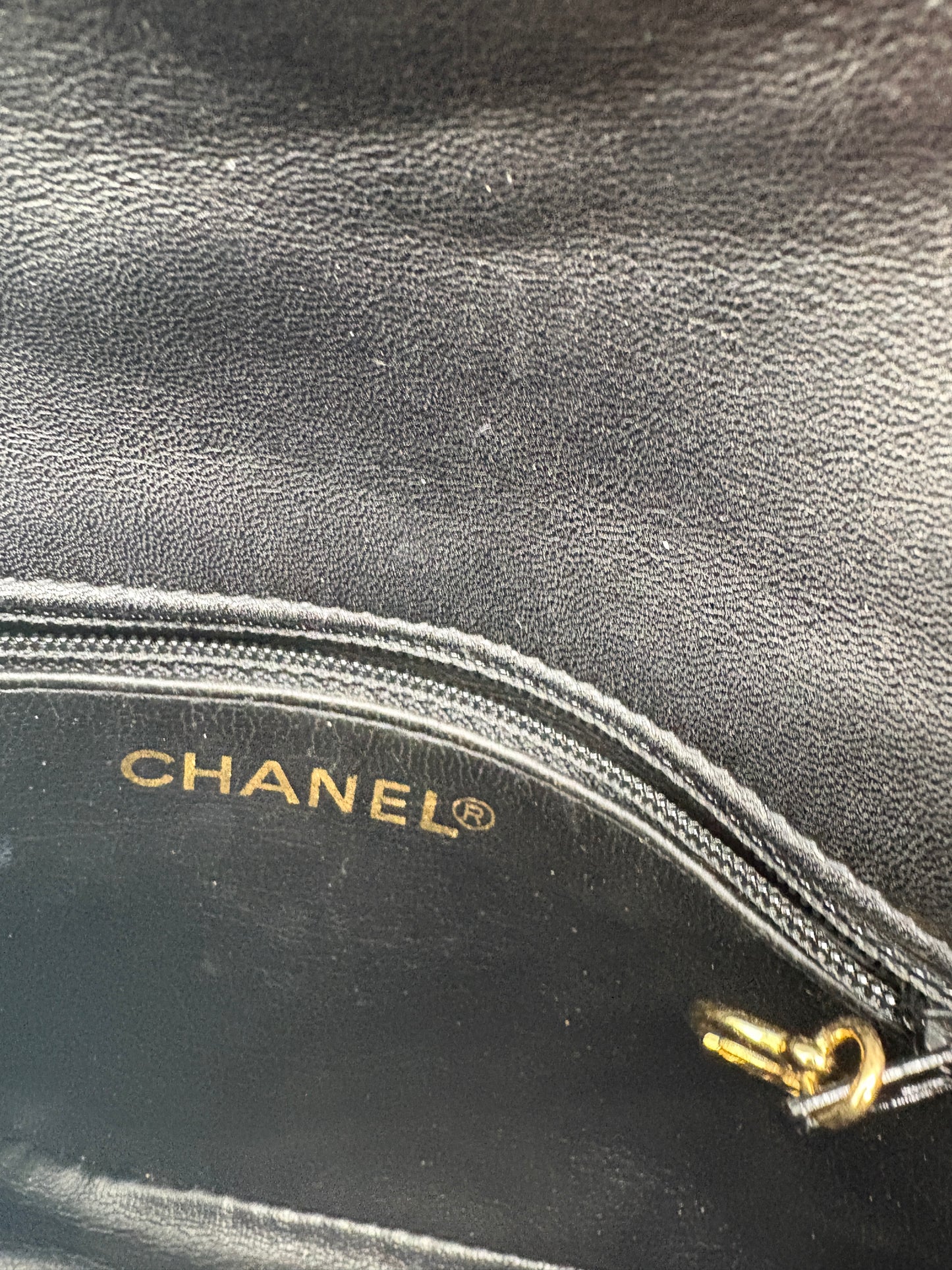 Chanel CC Quitted Gürteltasche aus Lackleder