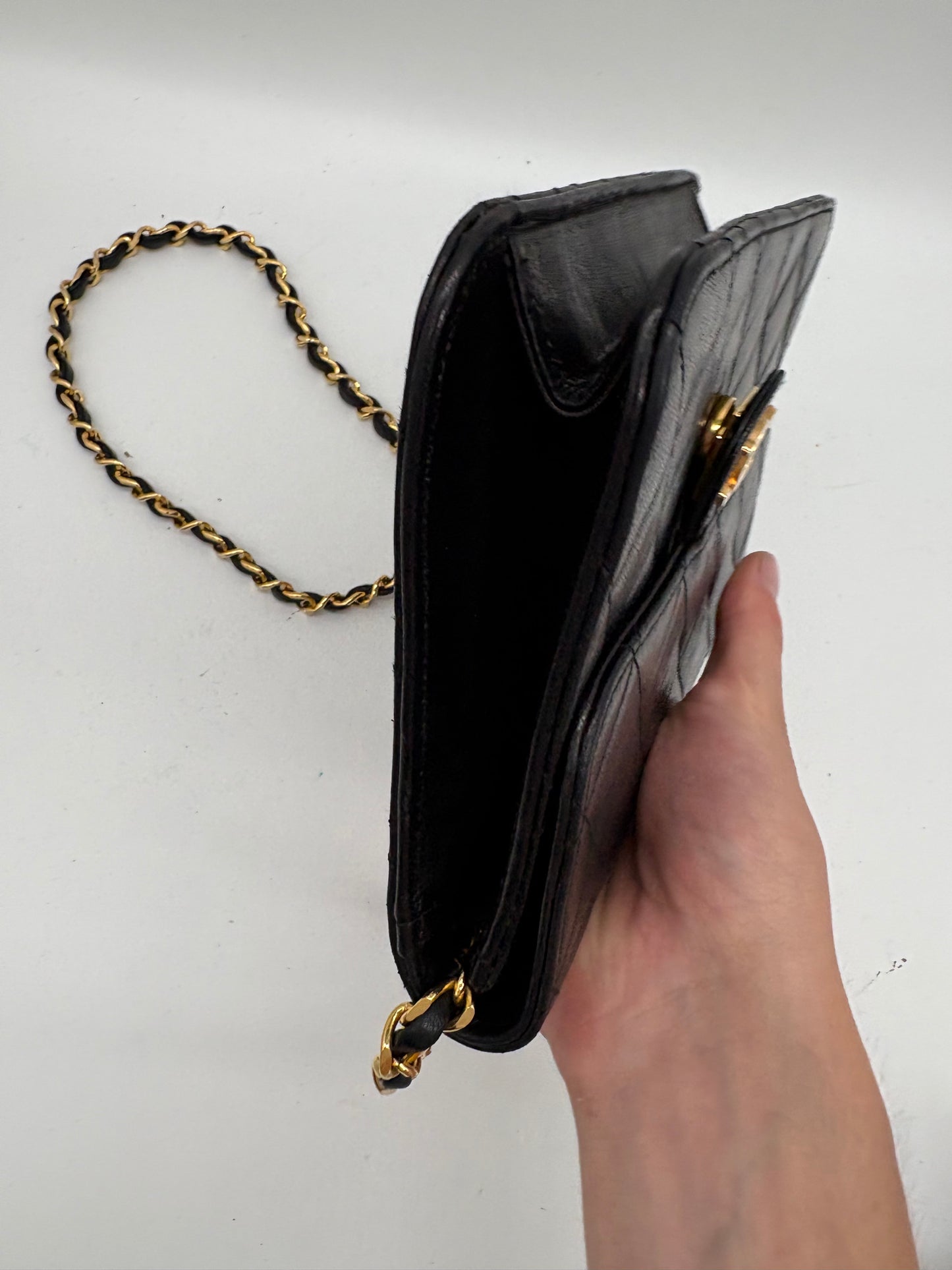 Chanel Matelassé Schultertasche | Lammleder | Golddetails | Kompakt & Elegant | Gebraucht – Guter Zustand