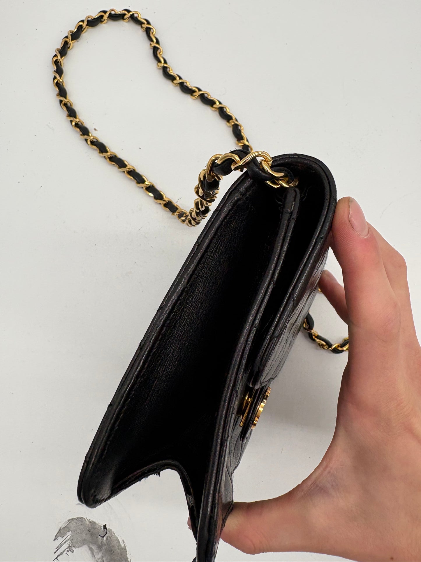 Chanel Matelassé Schultertasche | Lammleder | Golddetails | Kompakt & Elegant | Gebraucht – Guter Zustand
