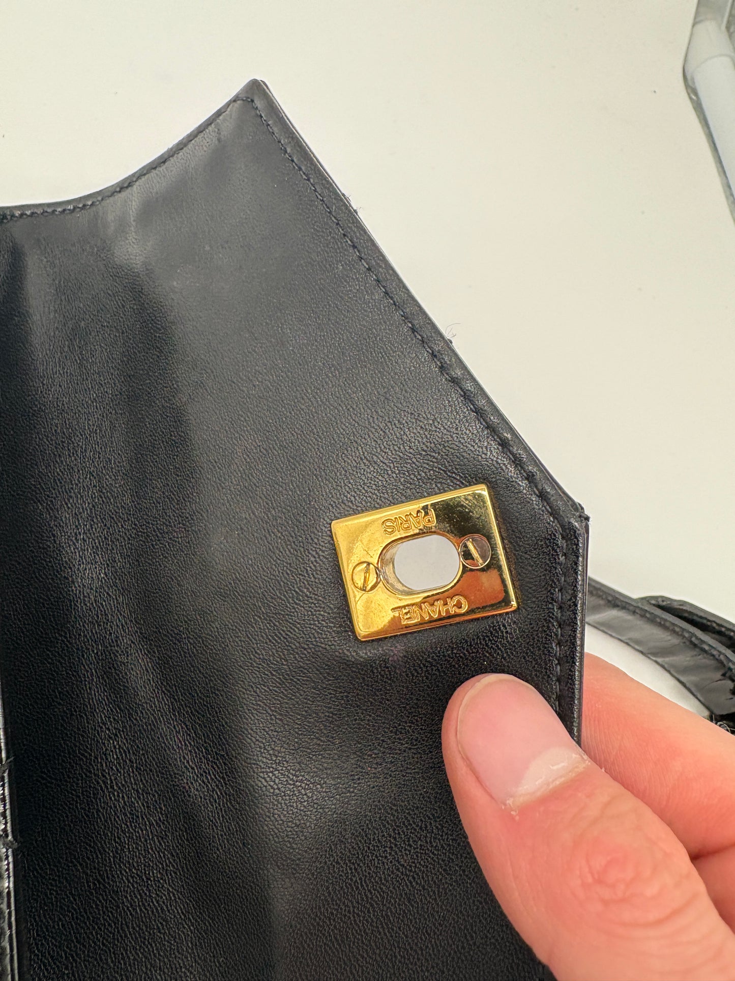 Chanel CC Quitted Gürteltasche aus Lackleder