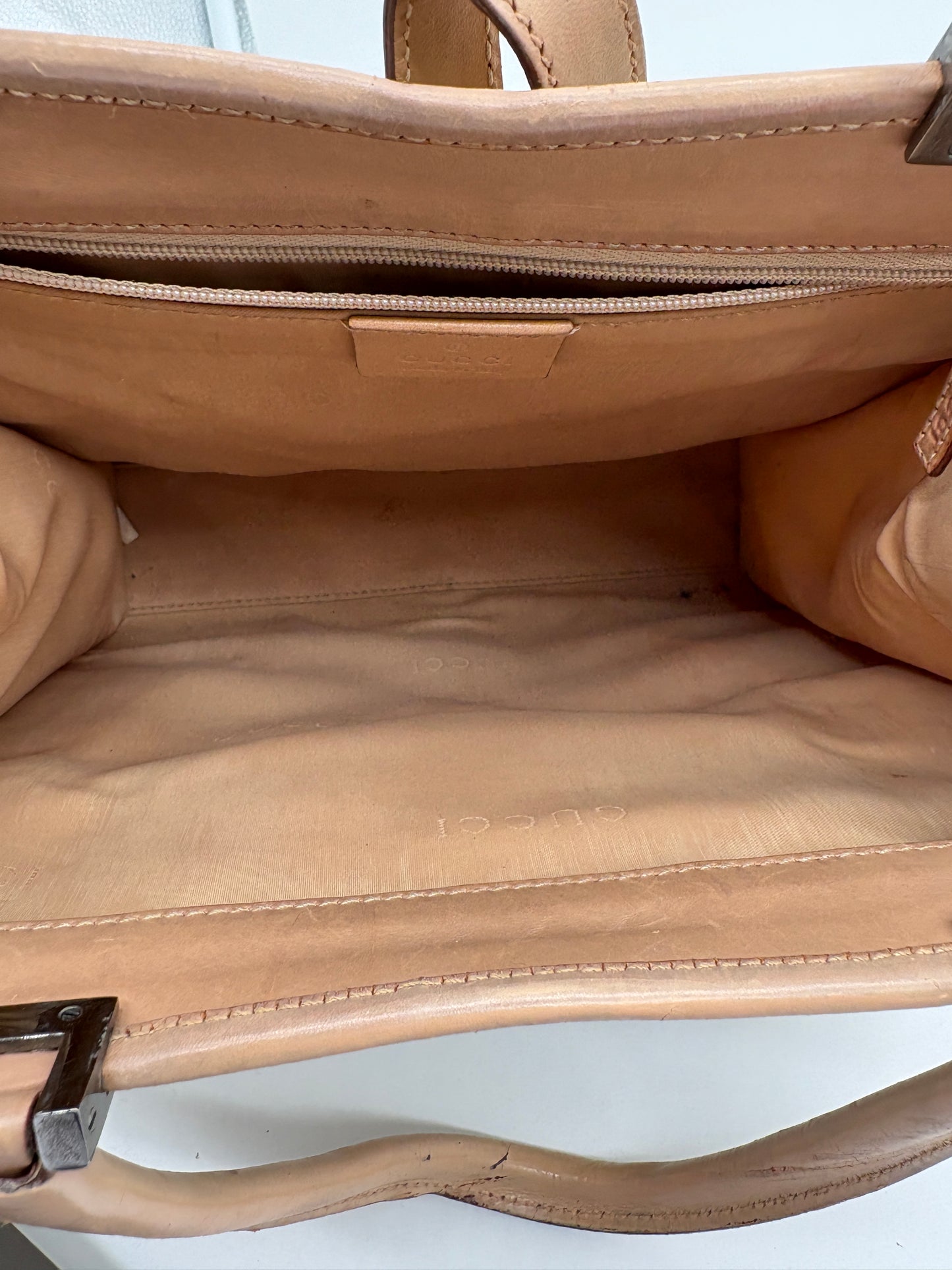 Gucci GG Jackie Handtasche aus Canvas