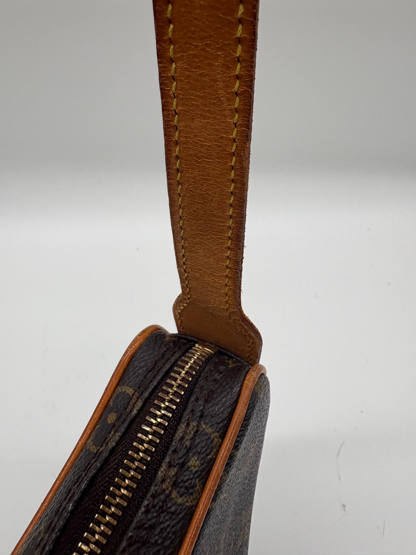 Louis Vuitton Croissant PM Schultertasche Monogram
