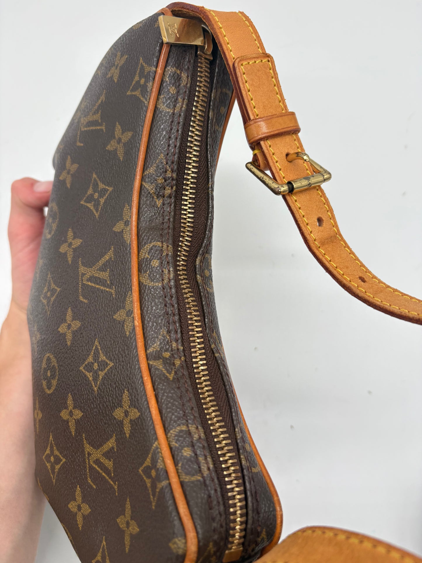 Louis Vuitton Croissant PM Schultertasche Monogram
