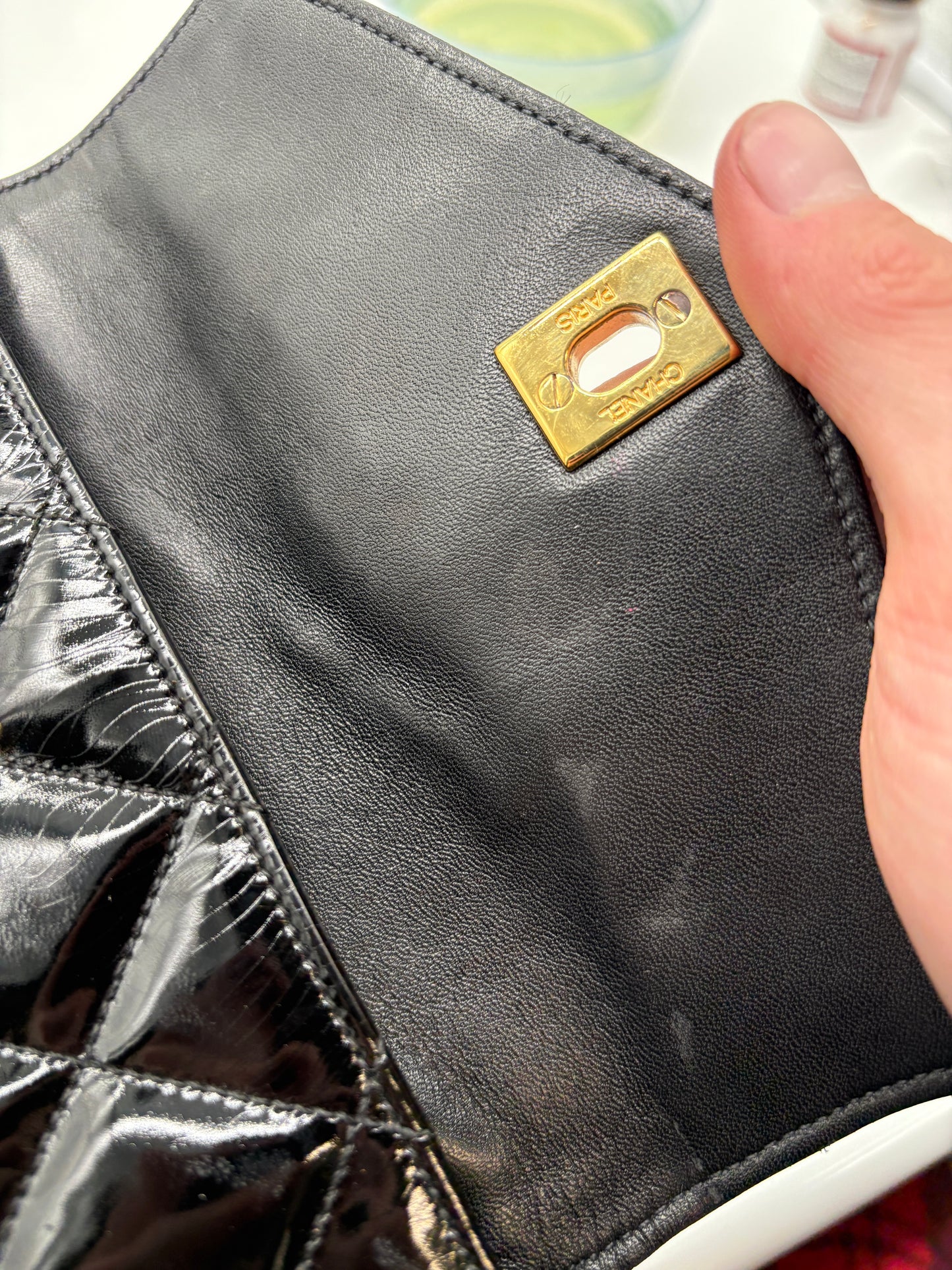 Chanel CC Quitted Gürteltasche aus Lackleder