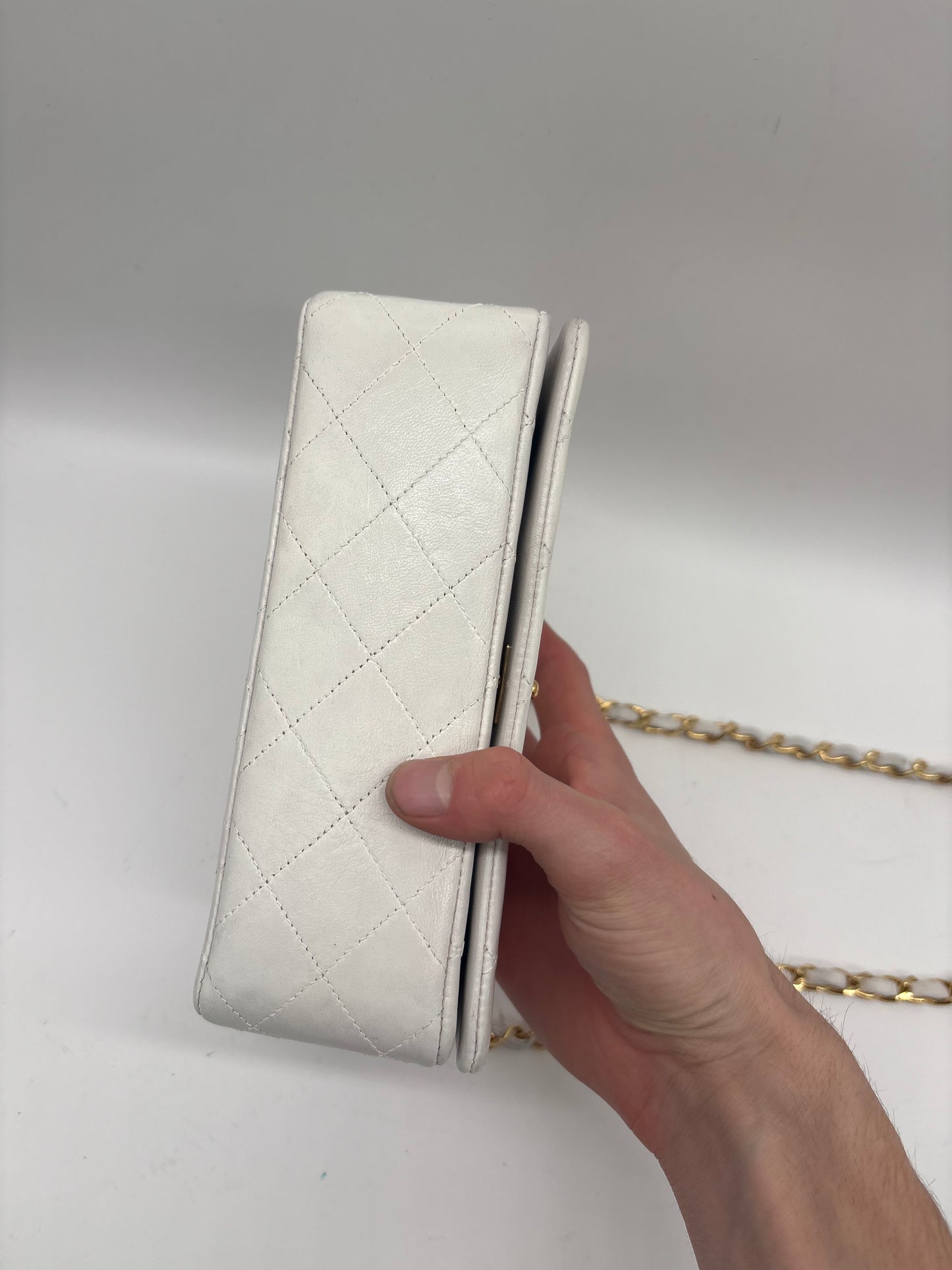 Chanel TImeless Classic Flap 24K weiß Luxus Designerhandtasche