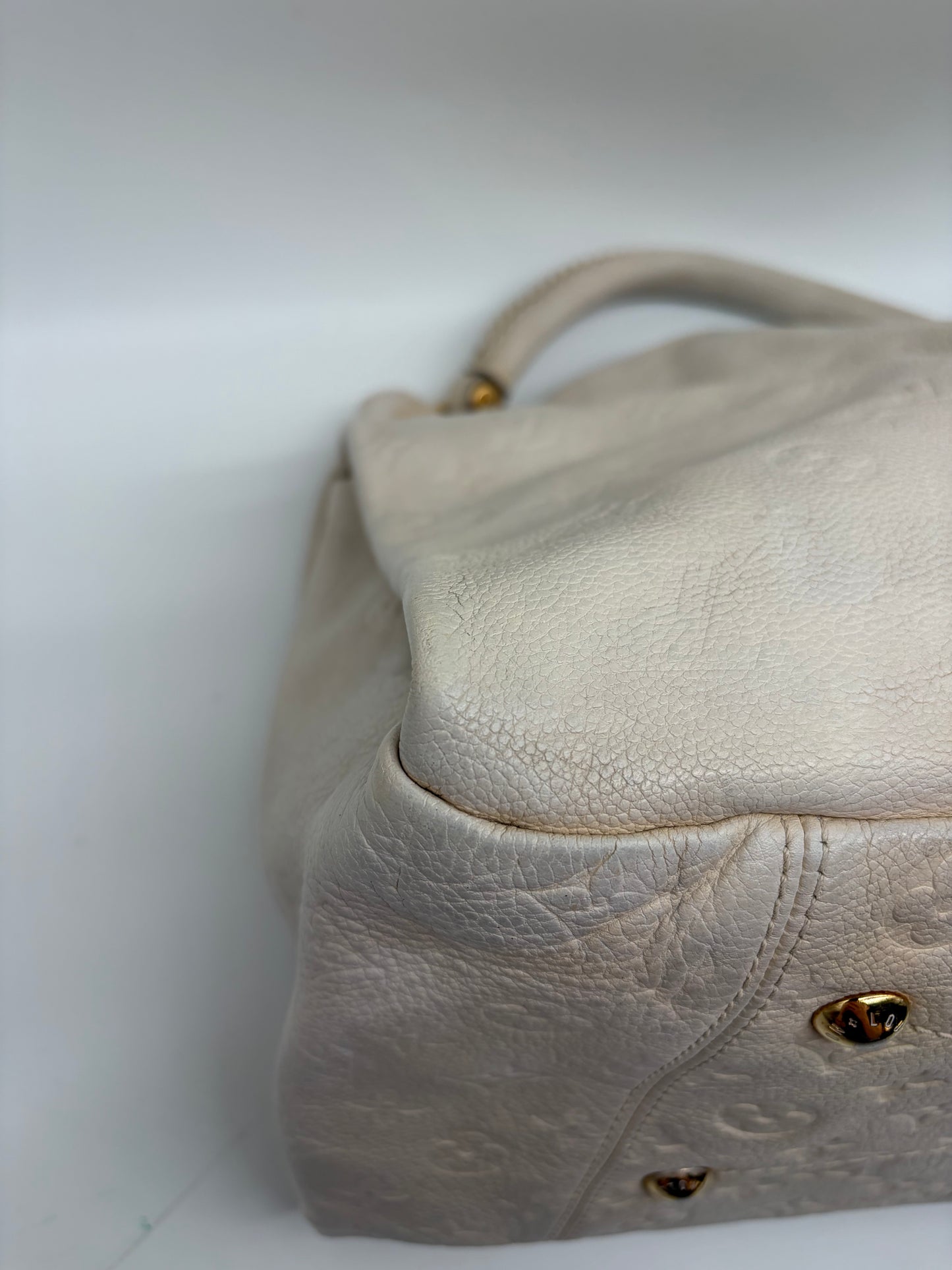 Louis Vuitton Artsy MM Empreinte Weiße Handtasche