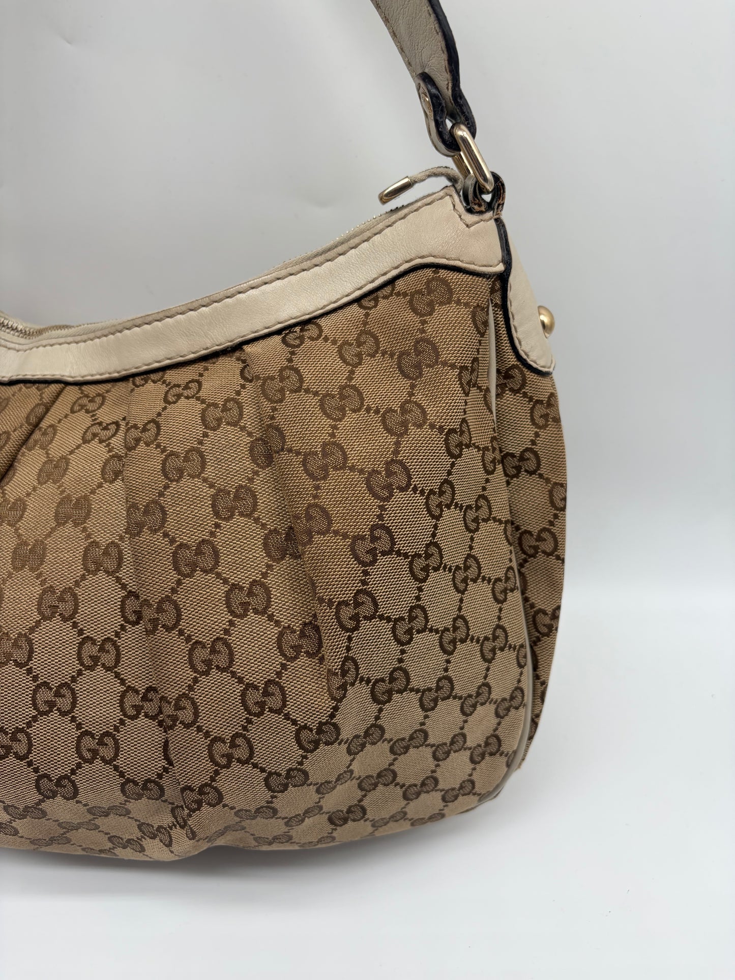 Gucci Sukey Schultertasche  beige Weiß Monogram