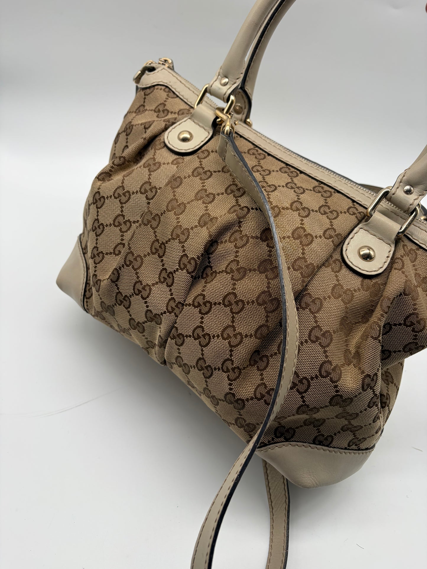 Gucci Sukey GG Canvas Handtasche mit Schultergurt