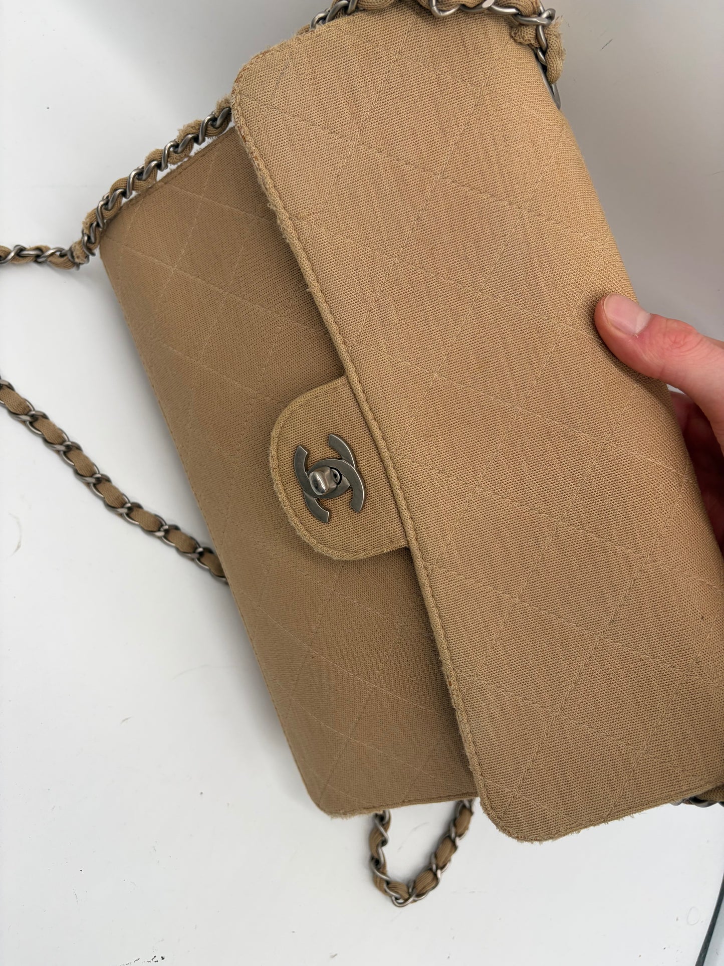 Chanel Matelassé Flap Baumwolle Schultertasche – Beige