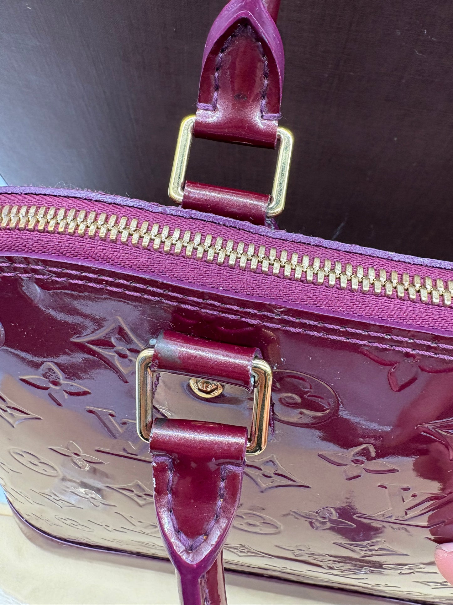 Louis Vuitton Alma MM Bordeaux Lackleder Vernis Handtasche