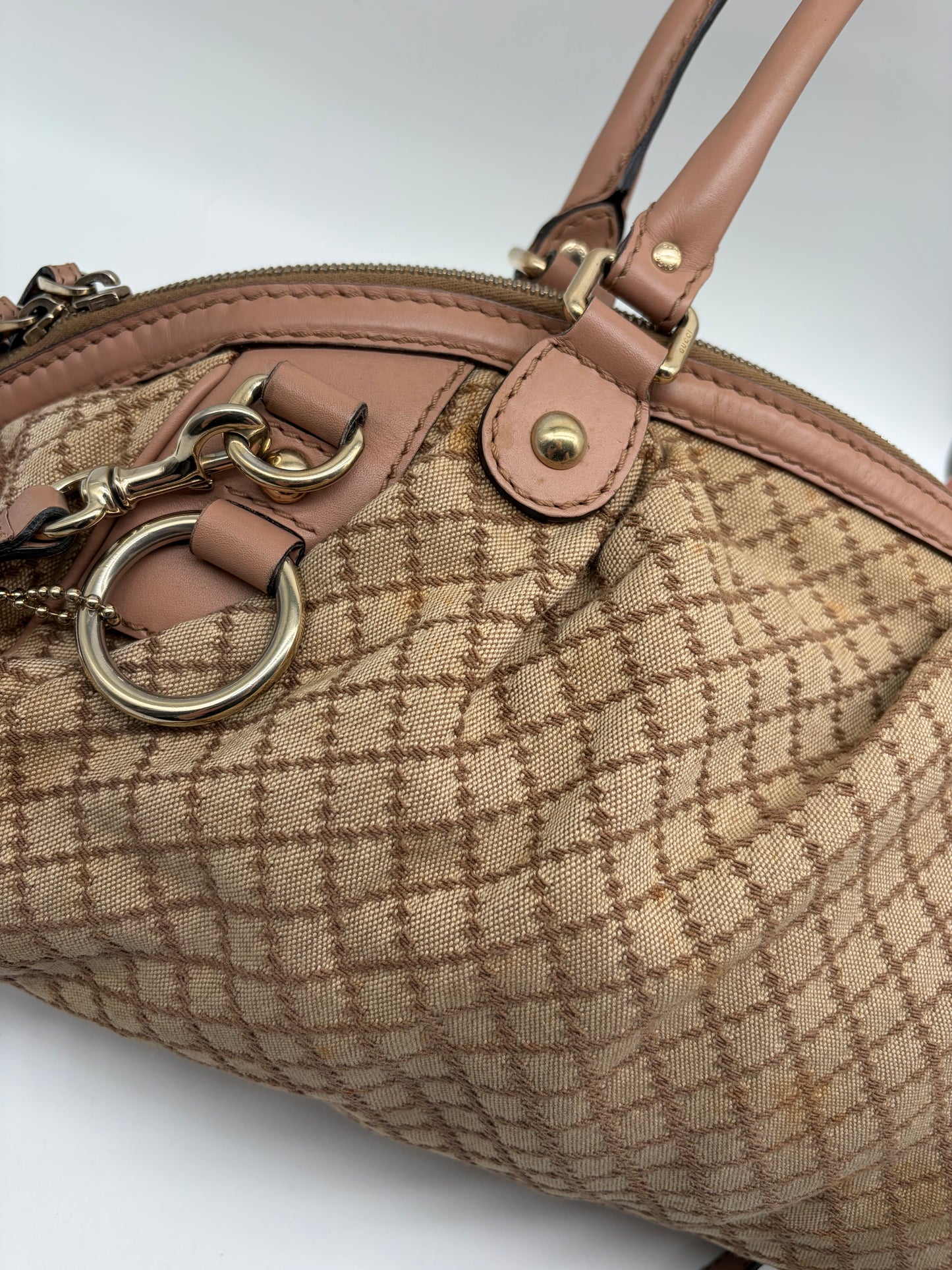 Gucci Diamante Canvas Handtasche Pre-Loved