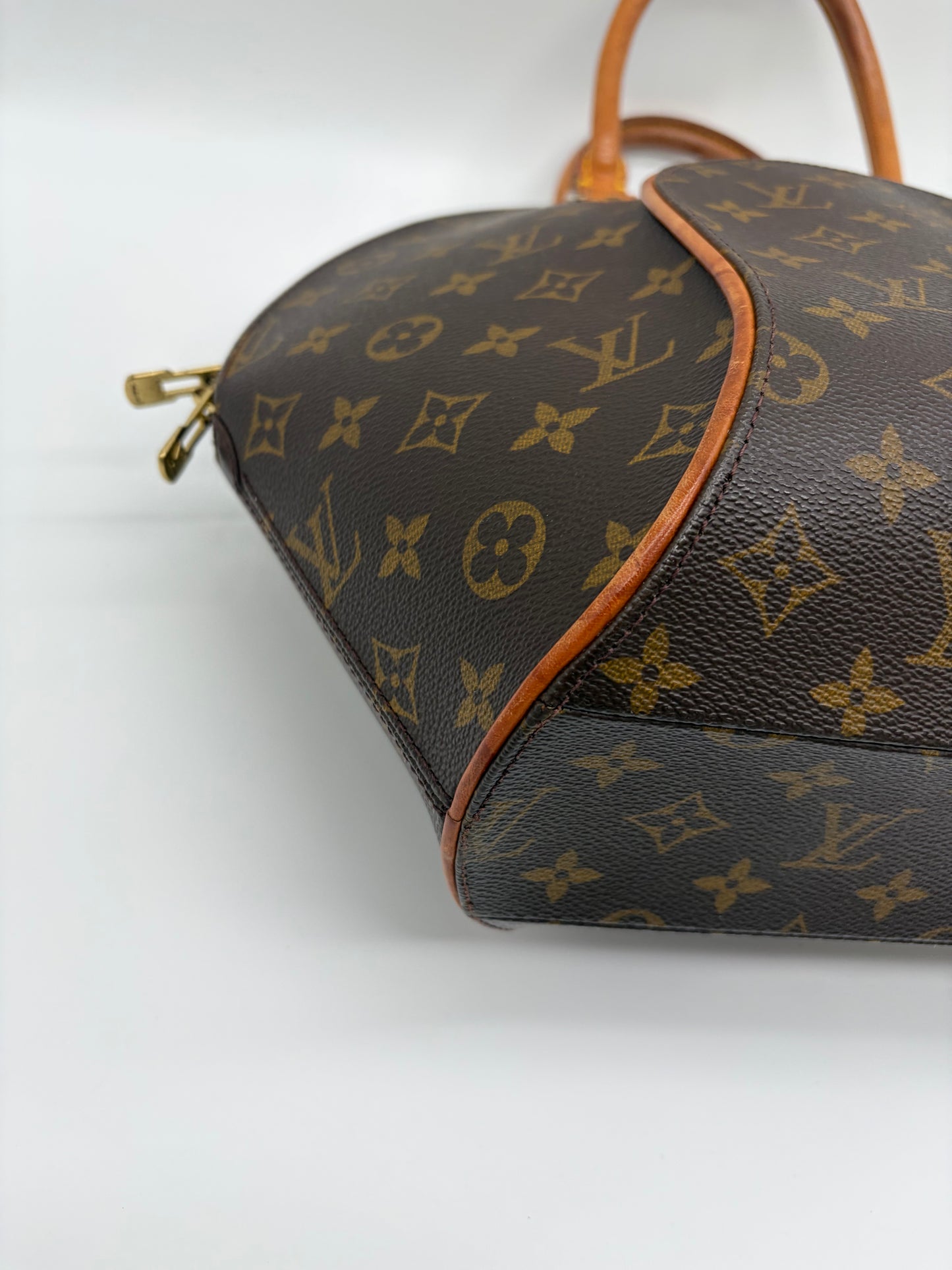 Louis Vuitton Monogram Ellipse MM – Klassische Canvas-Handtasche