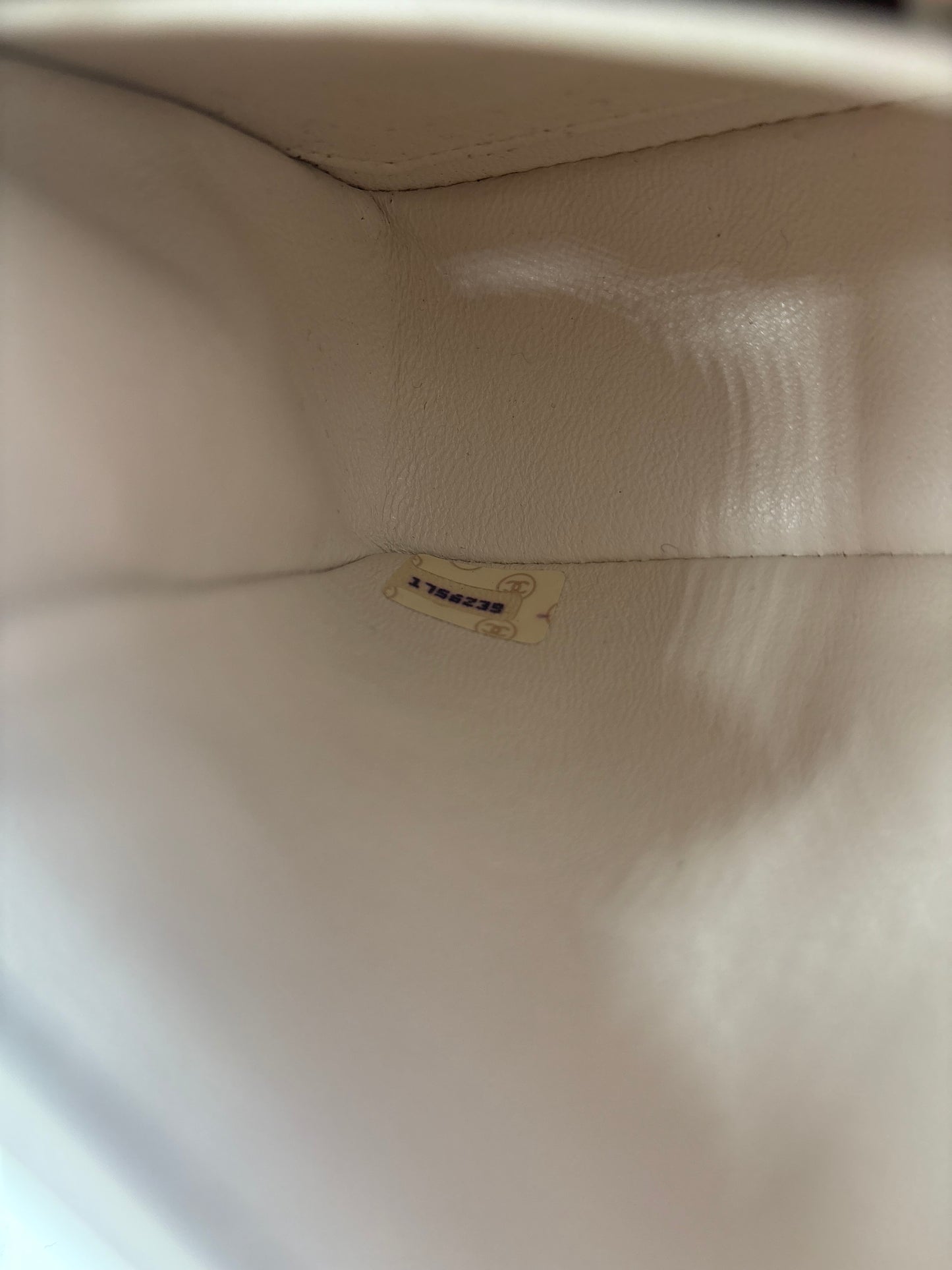 Chanel TImeless Classic Flap 24K weiß Luxus Designerhandtasche