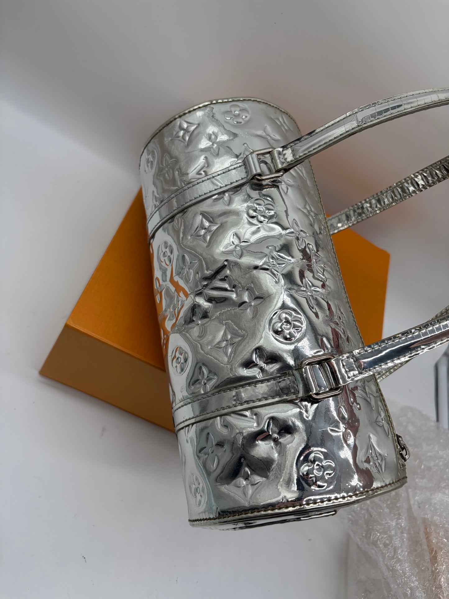 Louis Vuitton Miroir Papillon Handtasche Silber