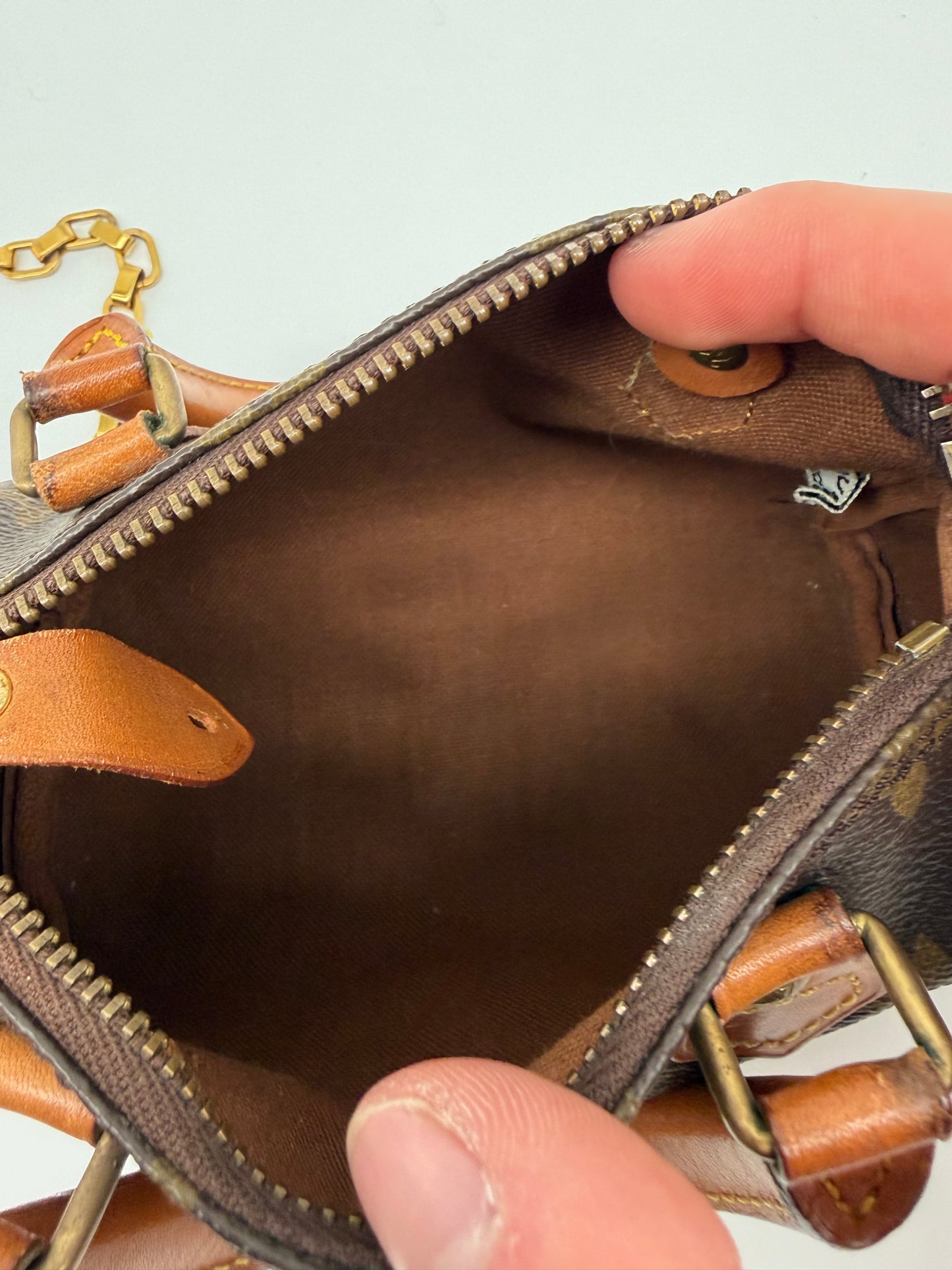 Louis Vuitton Pallas Chain Crossbody/ Schultertasche