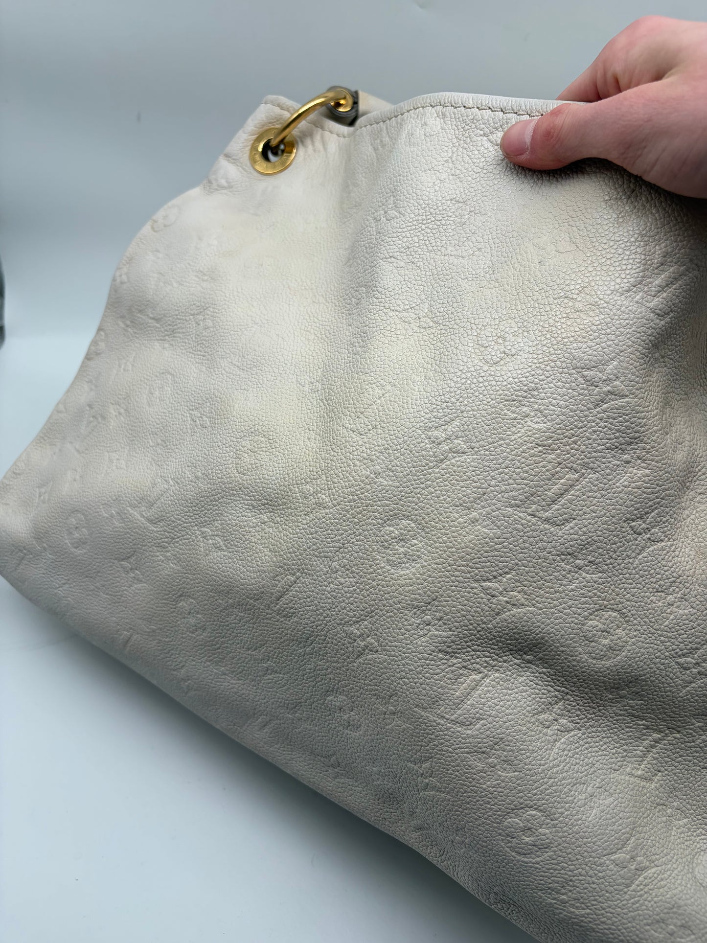 Louis Vuitton Artsy MM Empreinte Weiße Handtasche