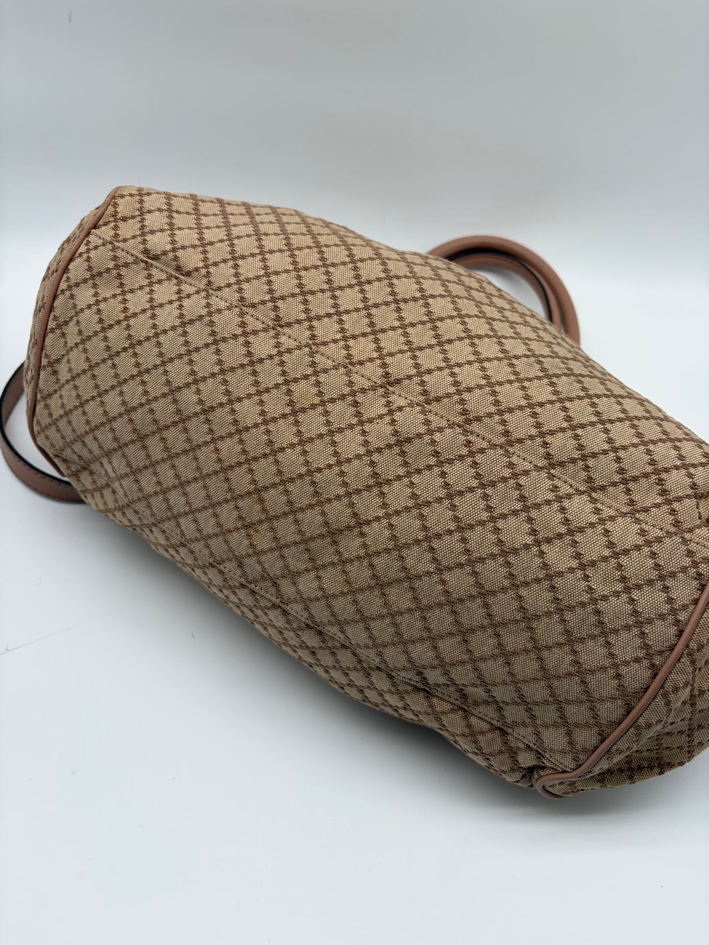Gucci Diamante Canvas Handtasche Pre-Loved