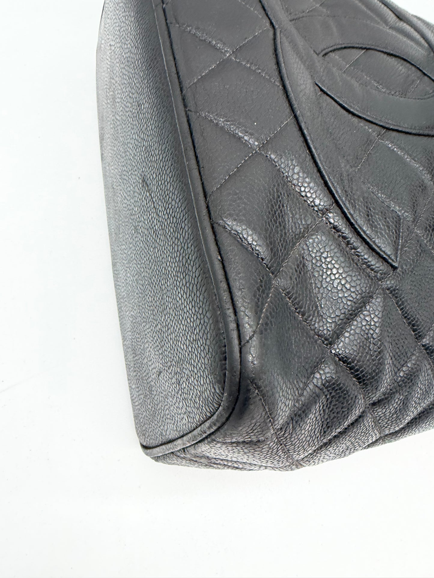 Chanel Gold Medallion Quitted Kaviar Schultertasche