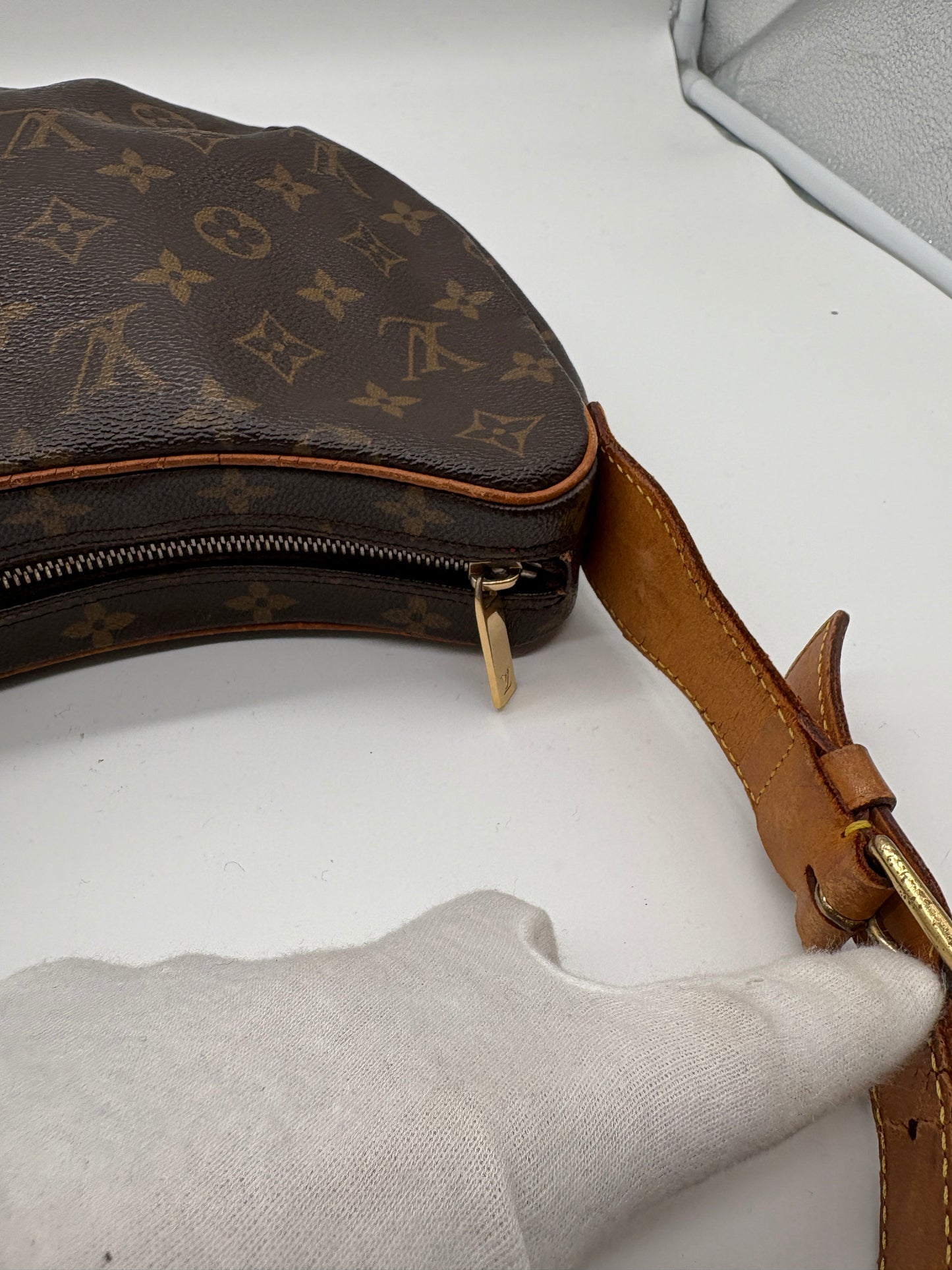 Louis Vuitton Croissant MM Schultertasche in Braun ( Vintage Designer Tasche)