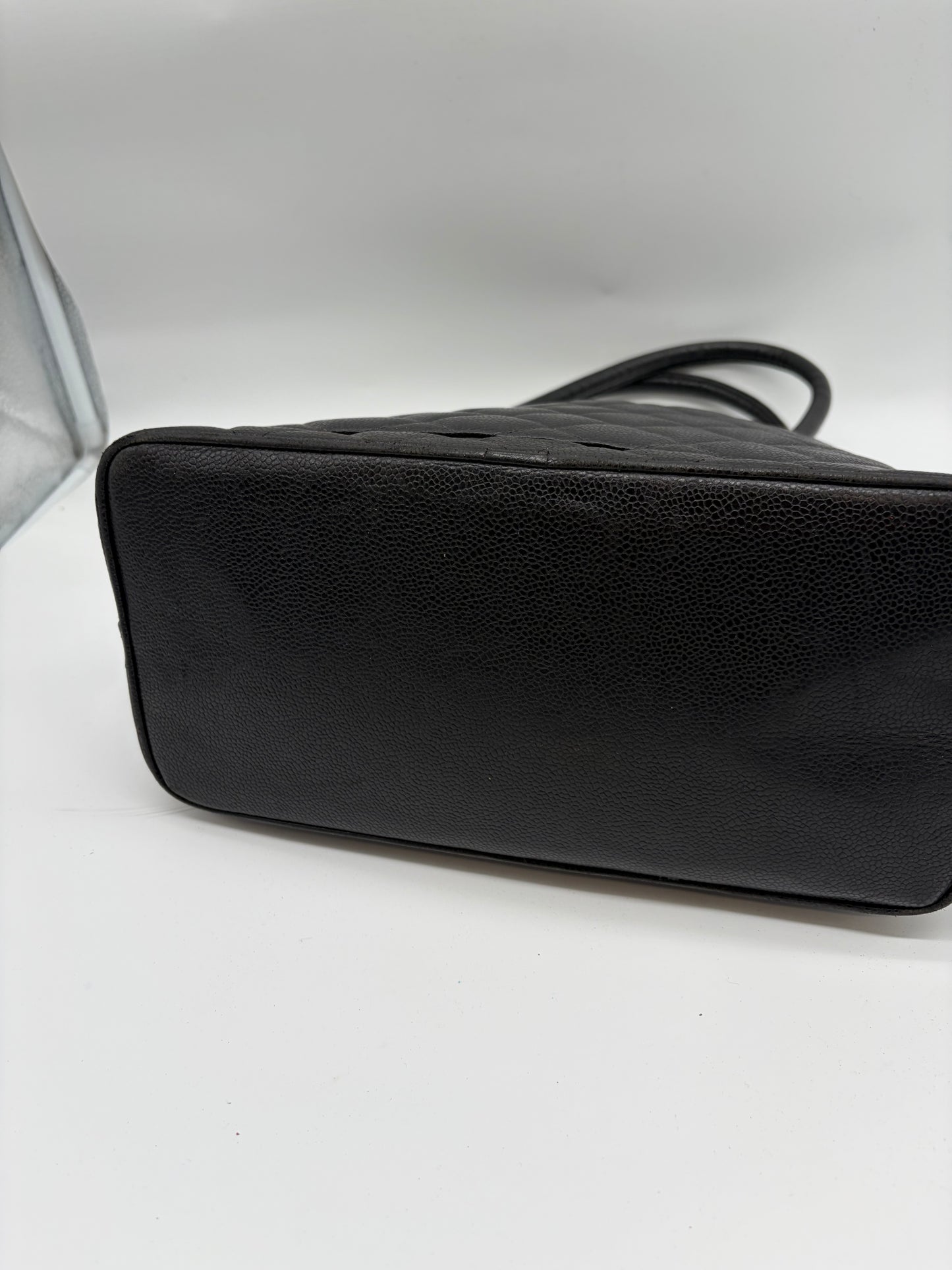 Chanel Gold Medallion Quitted Kaviar Schultertasche