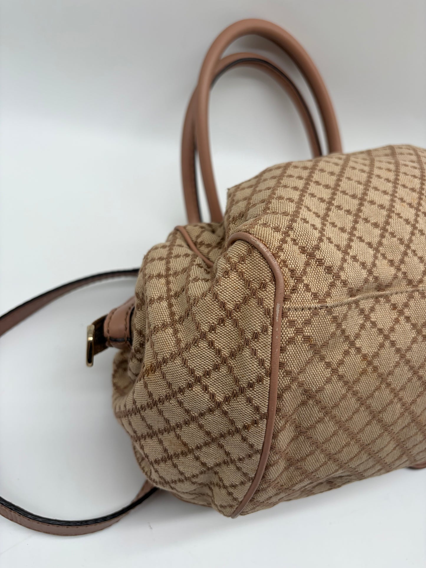 Gucci Diamante Canvas Handtasche Pre-Loved