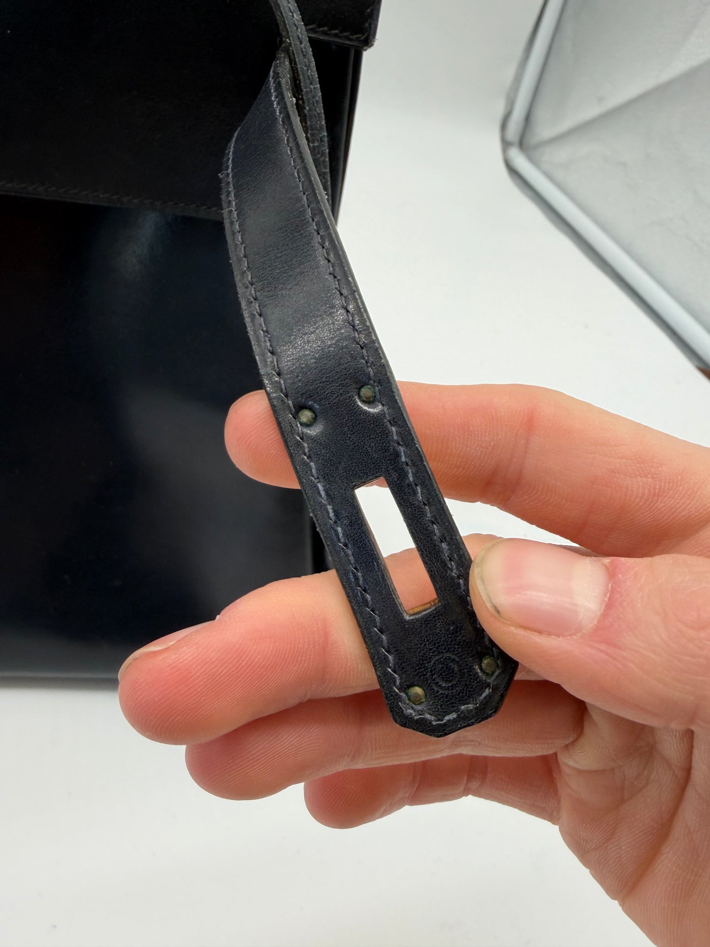 Hermès Kelly 32 Handtasche Navy Kalbsleder