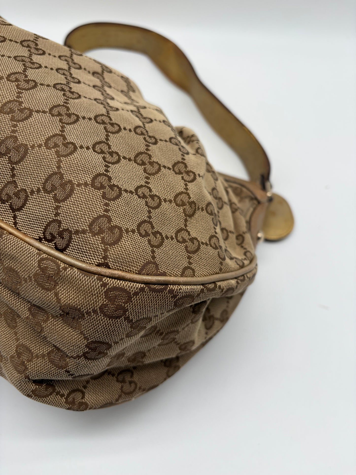 Gucci Sukey Medium Hobo Bag braunbeige goldene Handtasche