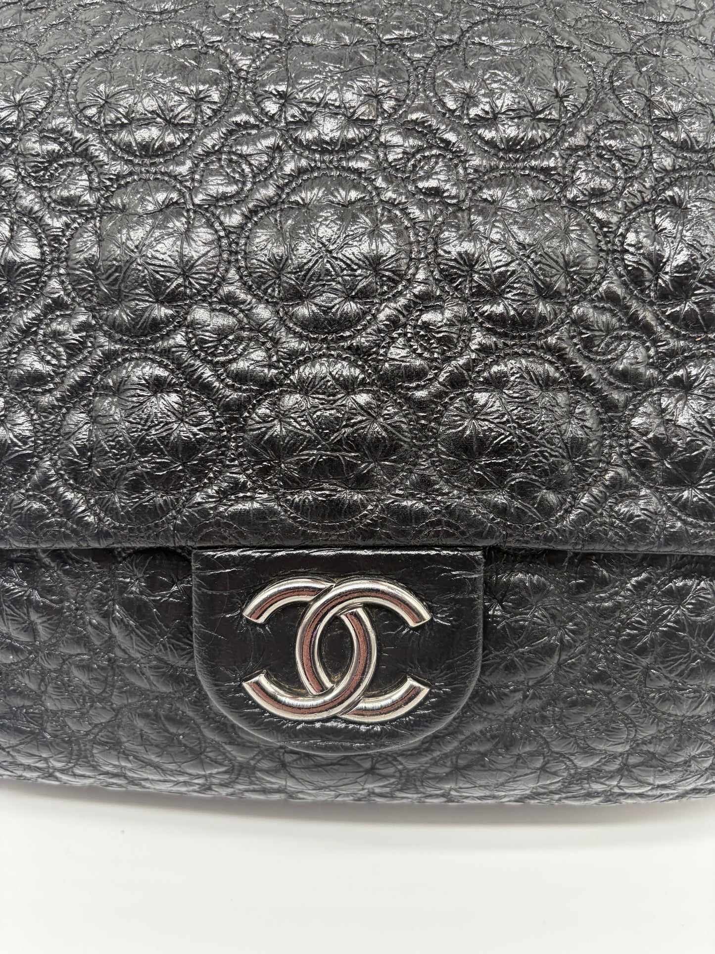 Chanel Camellia Coco Mark Flap Schultertasche Schwarz