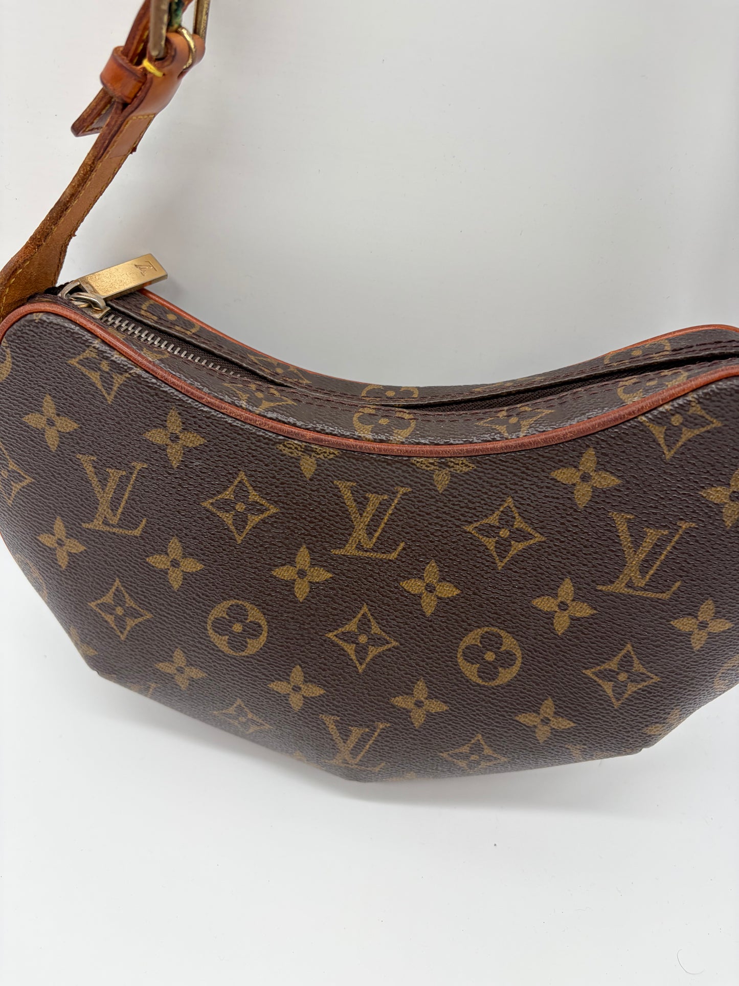 Louis Vuitton Monogram Canvas Croissant PM Handtasche