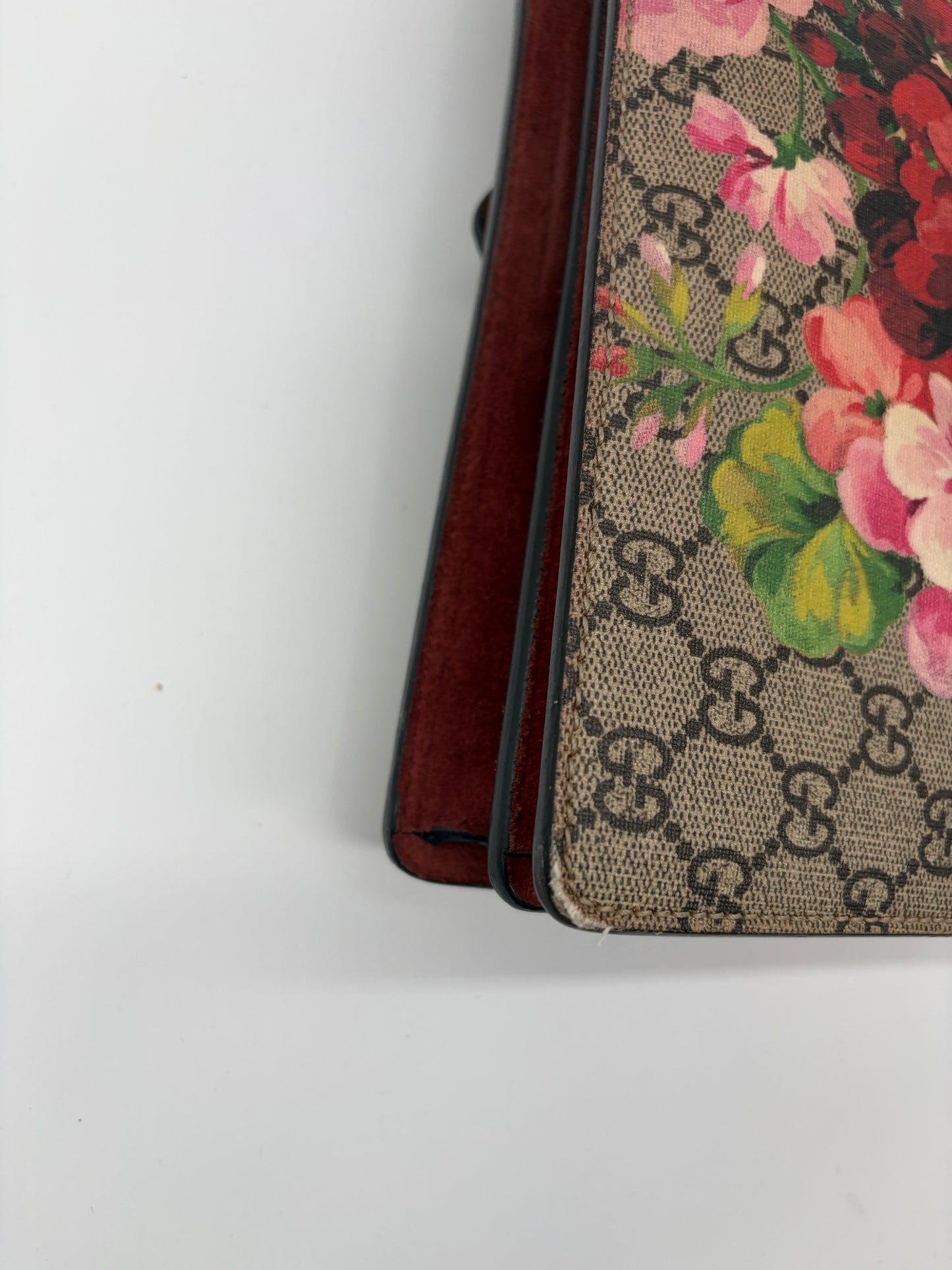 Gucci Dionysus GG Supreme Blumen Schultertasche