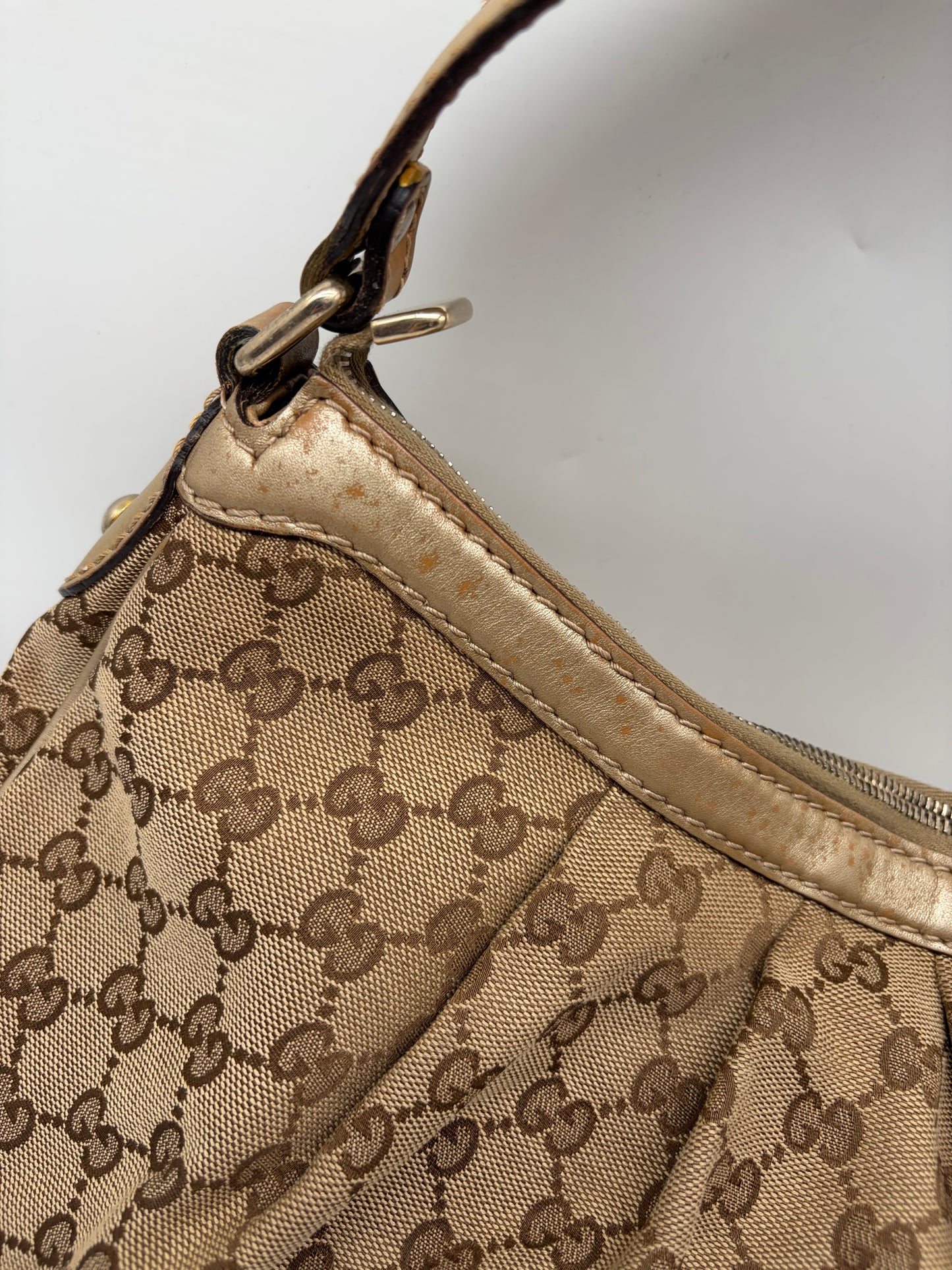 Gucci Sukey Medium Hobo Bag braunbeige goldene Handtasche