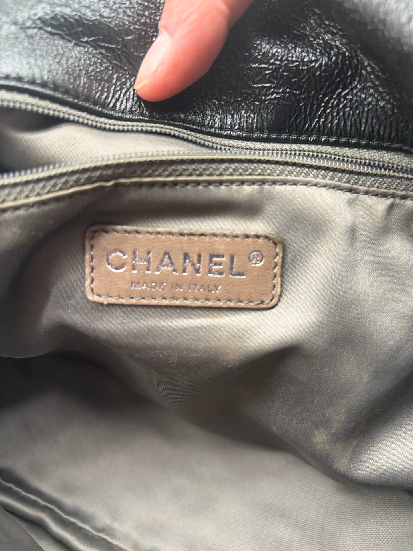 Chanel Camellia Coco Mark Flap Schultertasche Schwarz
