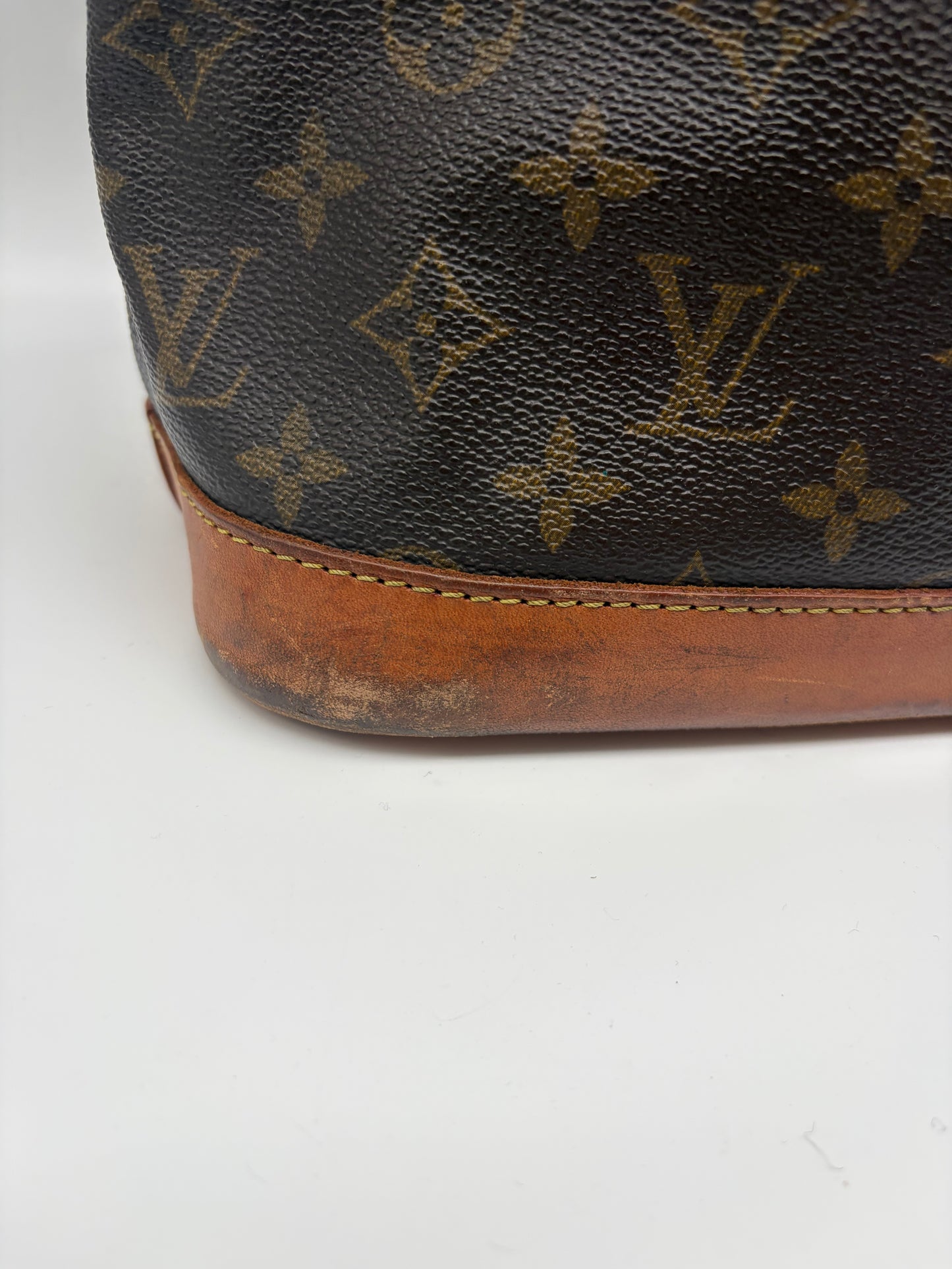 Louis Vuitton Alma PM Monogram Handtasche