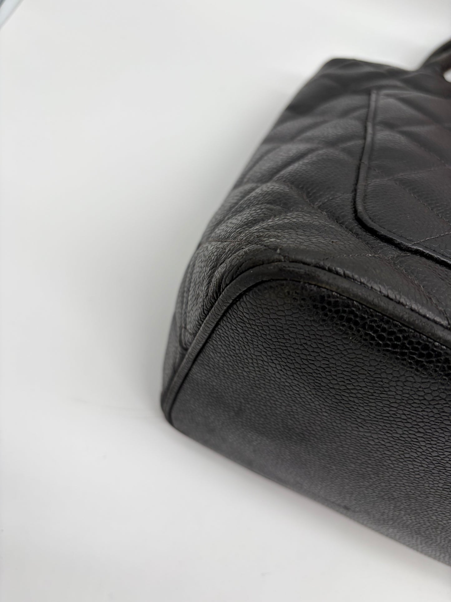 Chanel Gold Medallion Quitted Kaviar Schultertasche