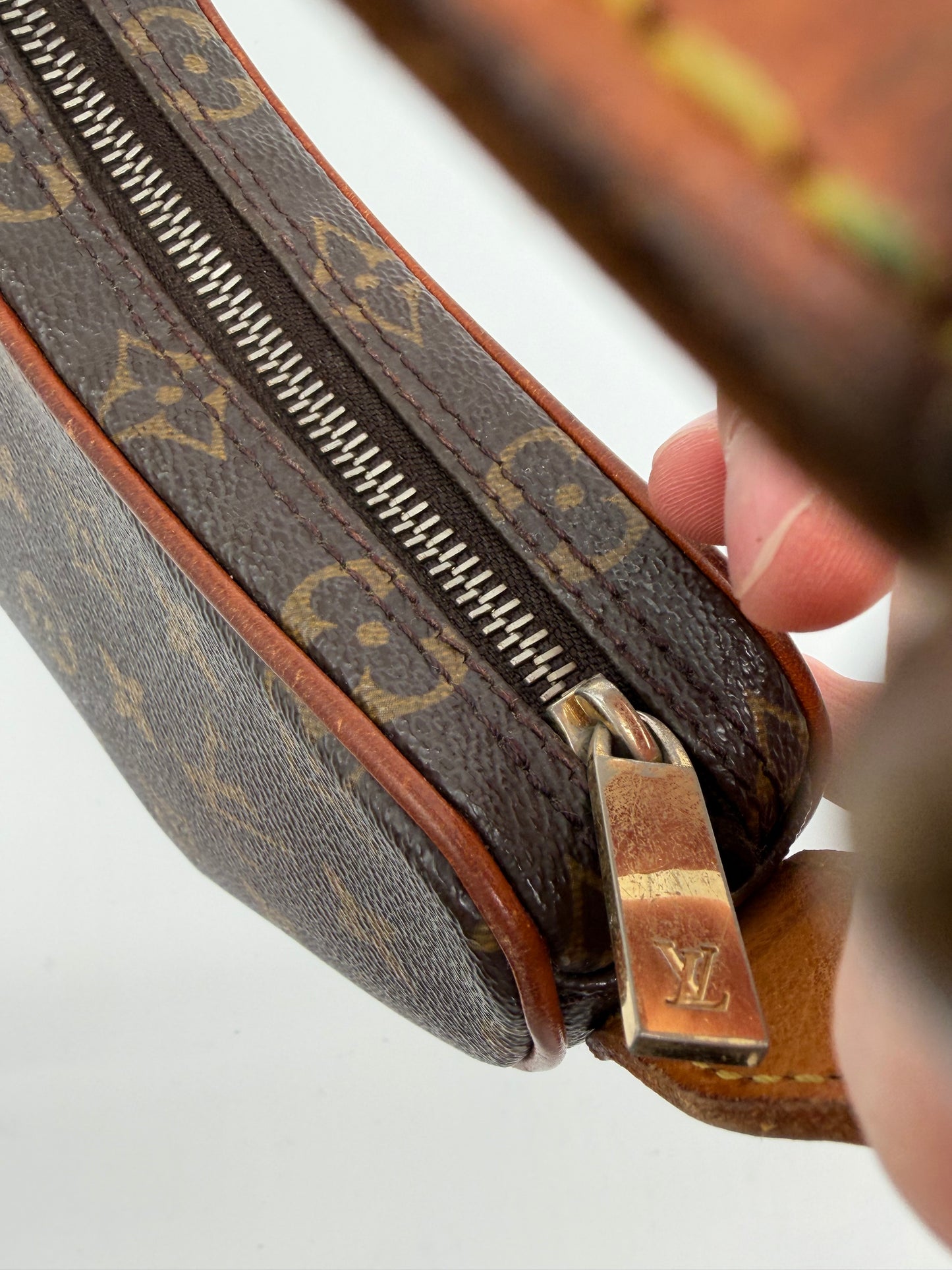 Louis Vuitton Monogram Canvas Croissant PM Handtasche