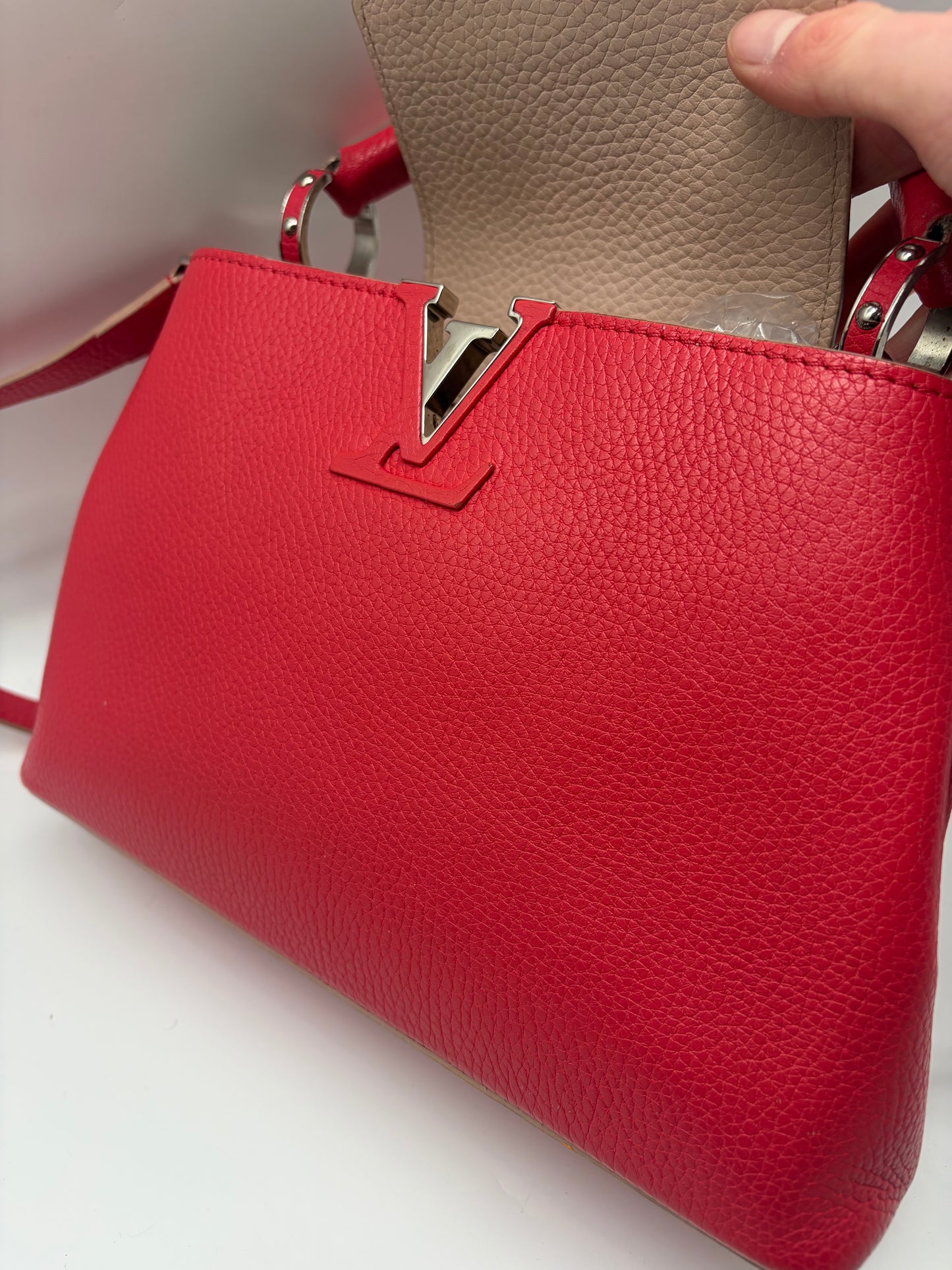 Louis Vuitton Capucines BB Taurillon mit Schultergurt